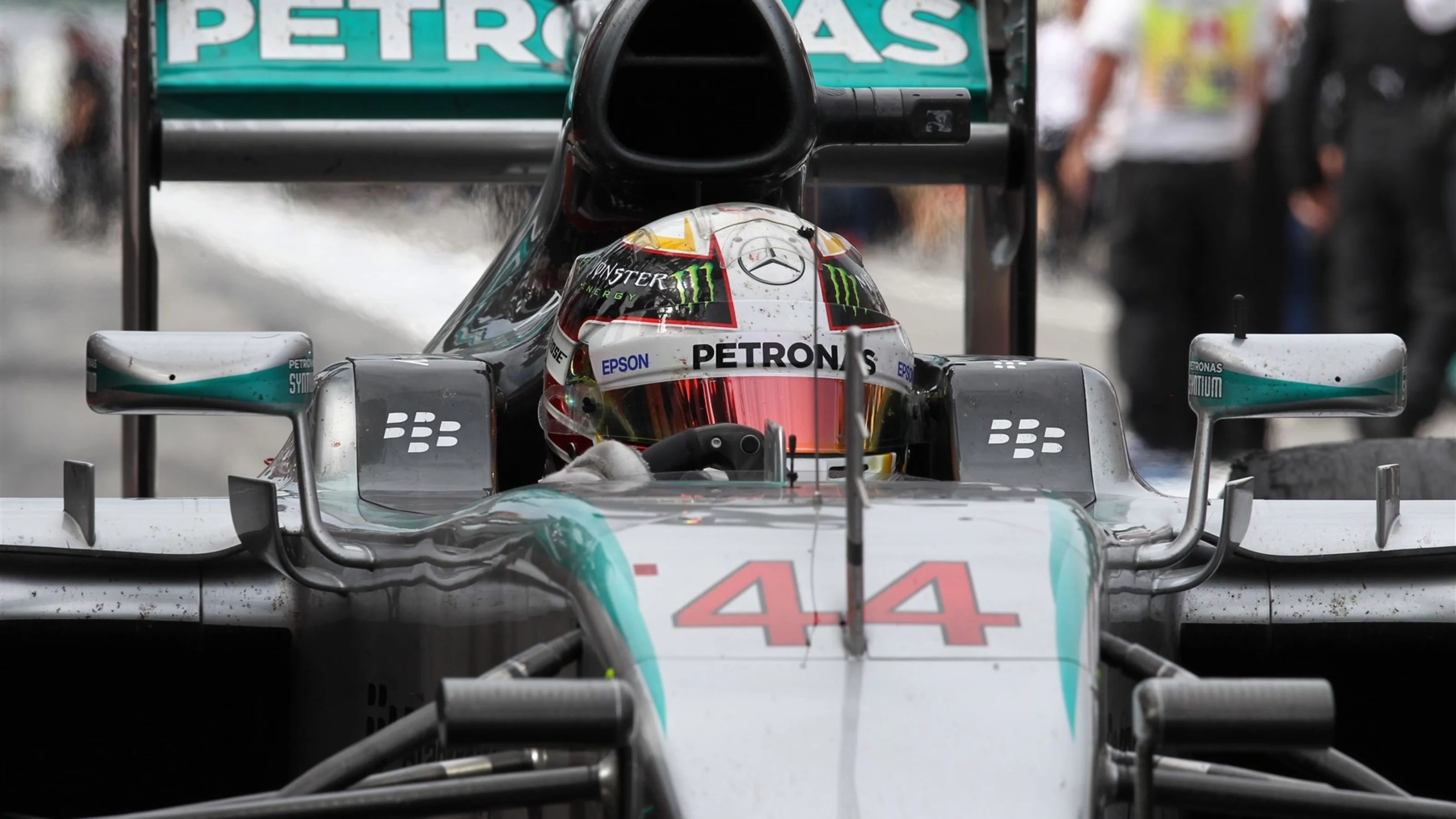 Lewis Hamilton (GBR) Mercedes AMG F1 W06 heads for parc ferme at Formula One World Championship,