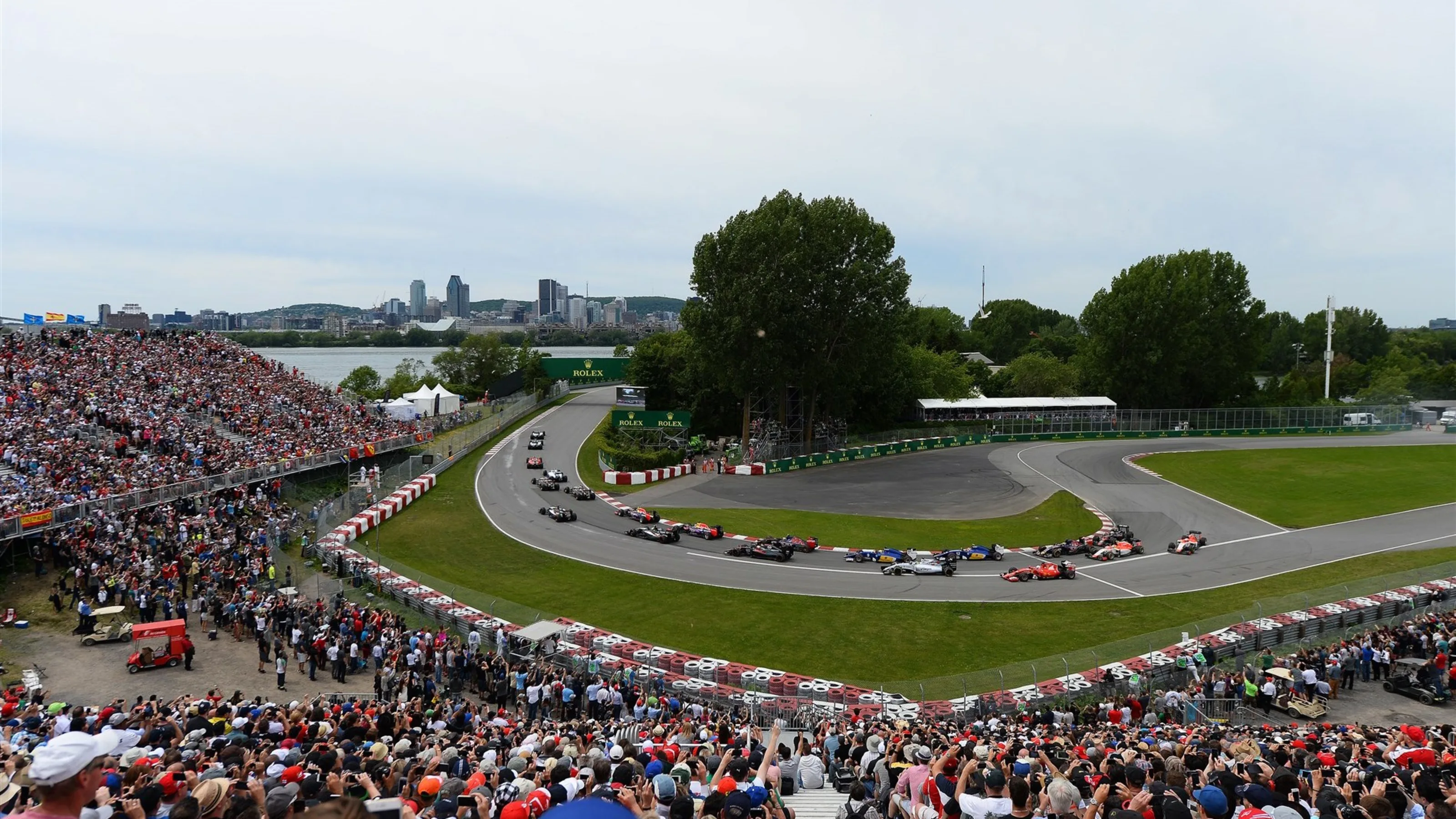 The start of the race at Formula One World Championship, Rd7, Canadian Grand Prix, Race, Montreal,