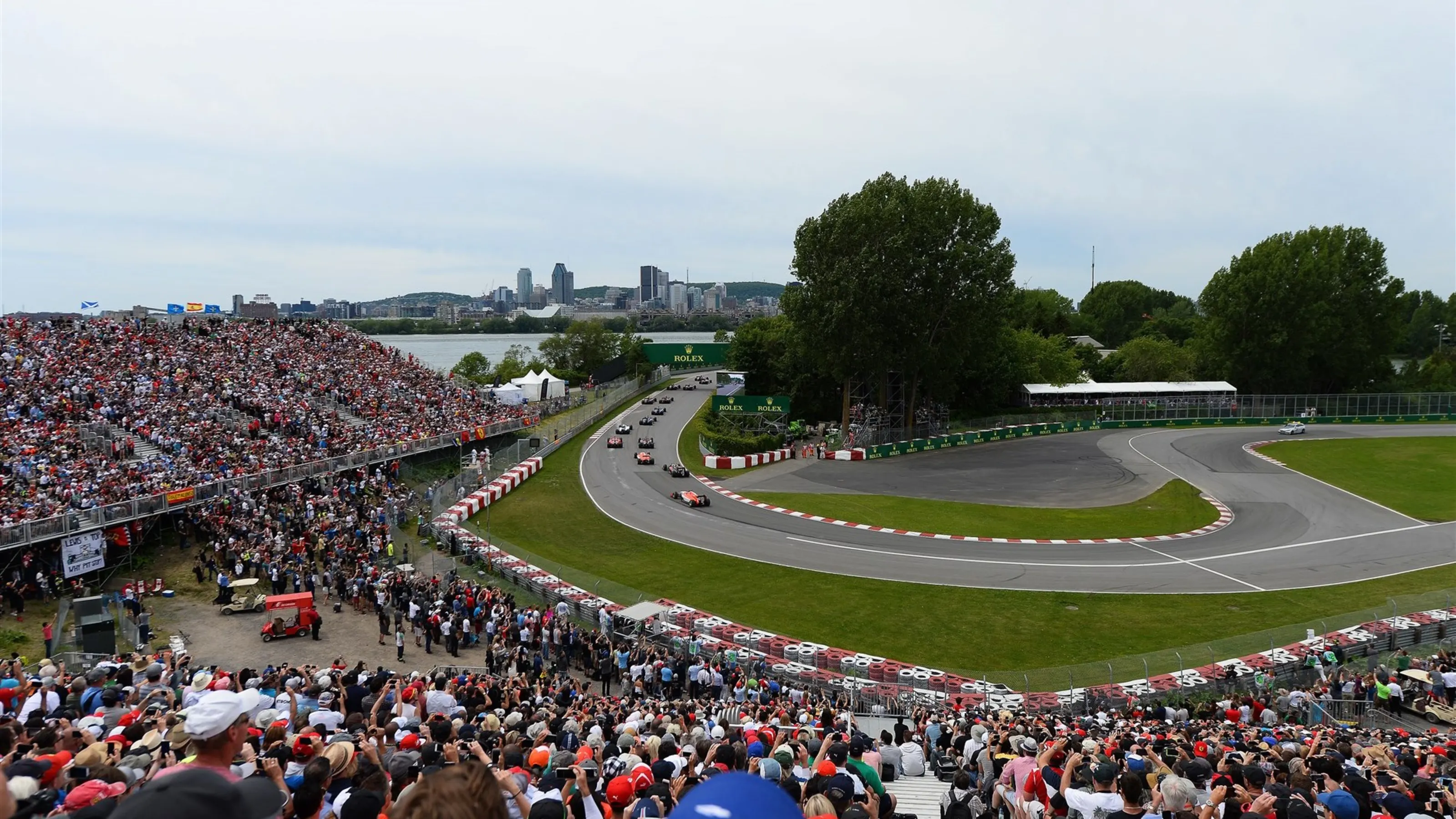 The start of the race at Formula One World Championship, Rd7, Canadian Grand Prix, Race, Montreal,