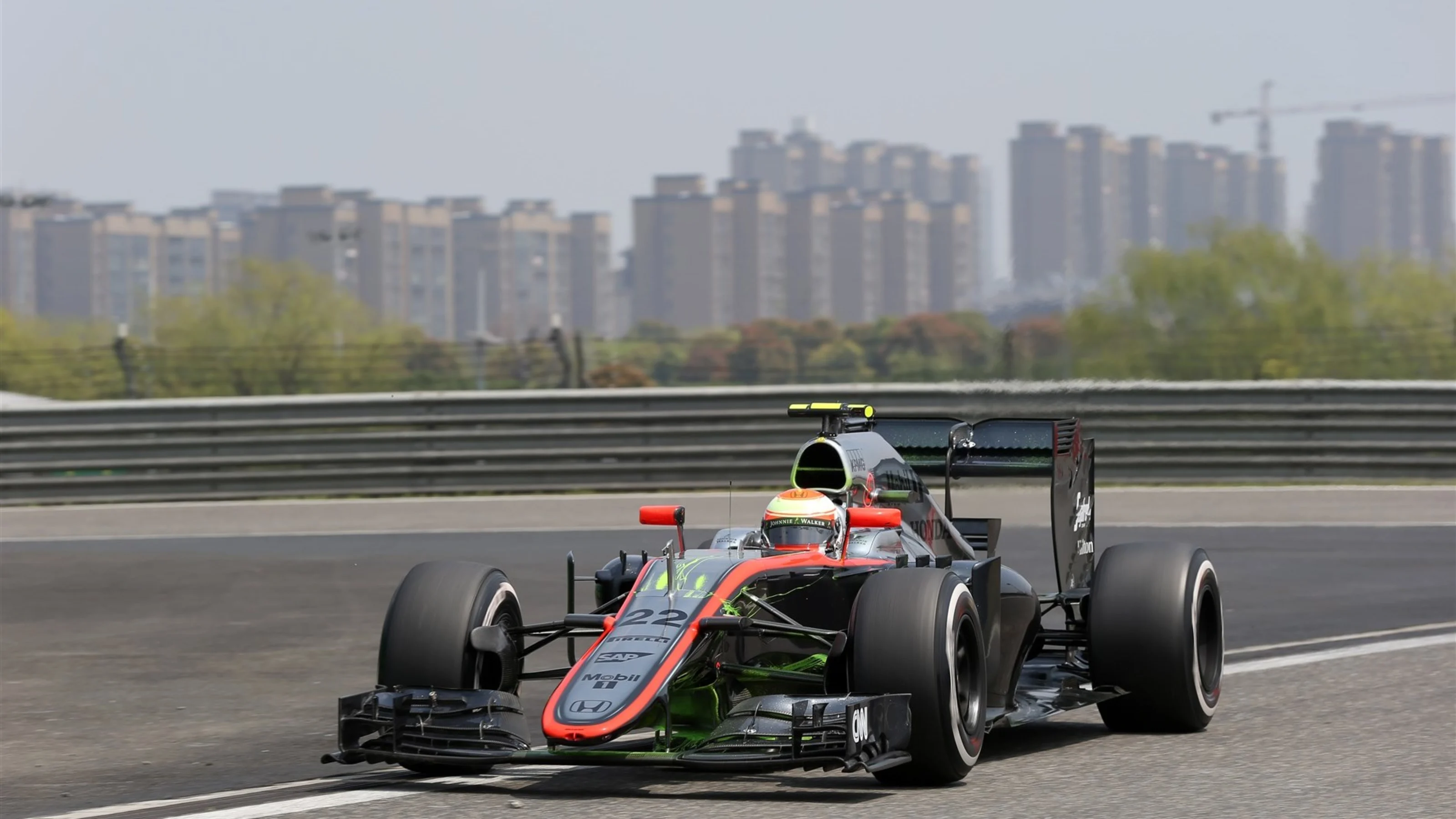 Jenson Button (GBR) McLaren MP4-30 with aero paint at Formula One World Championship, Rd3, Chinese