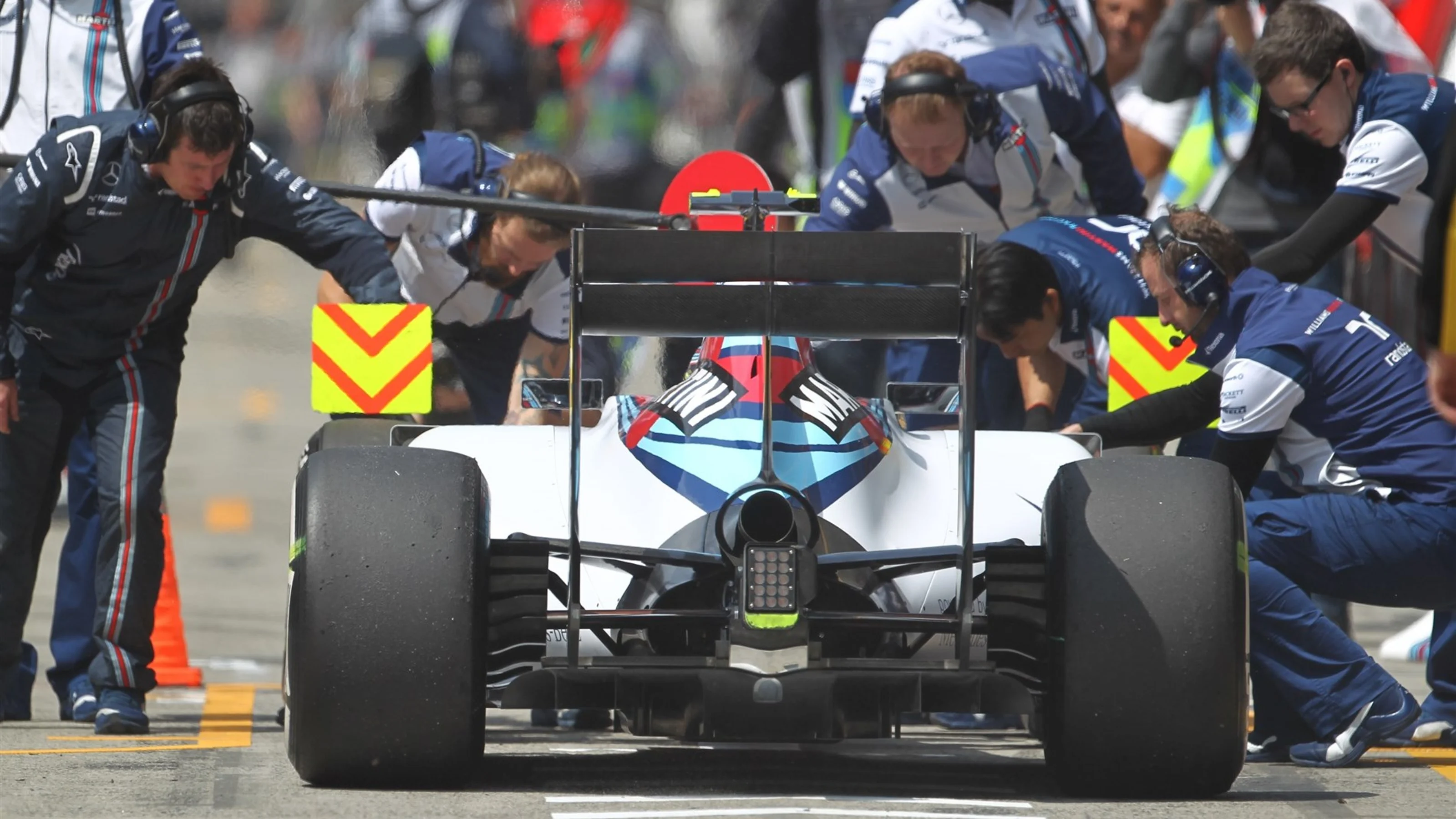 pit stop for Valtteri Bottas (FIN) Williams FW37 at Formula One World Championship, Rd3, Chinese