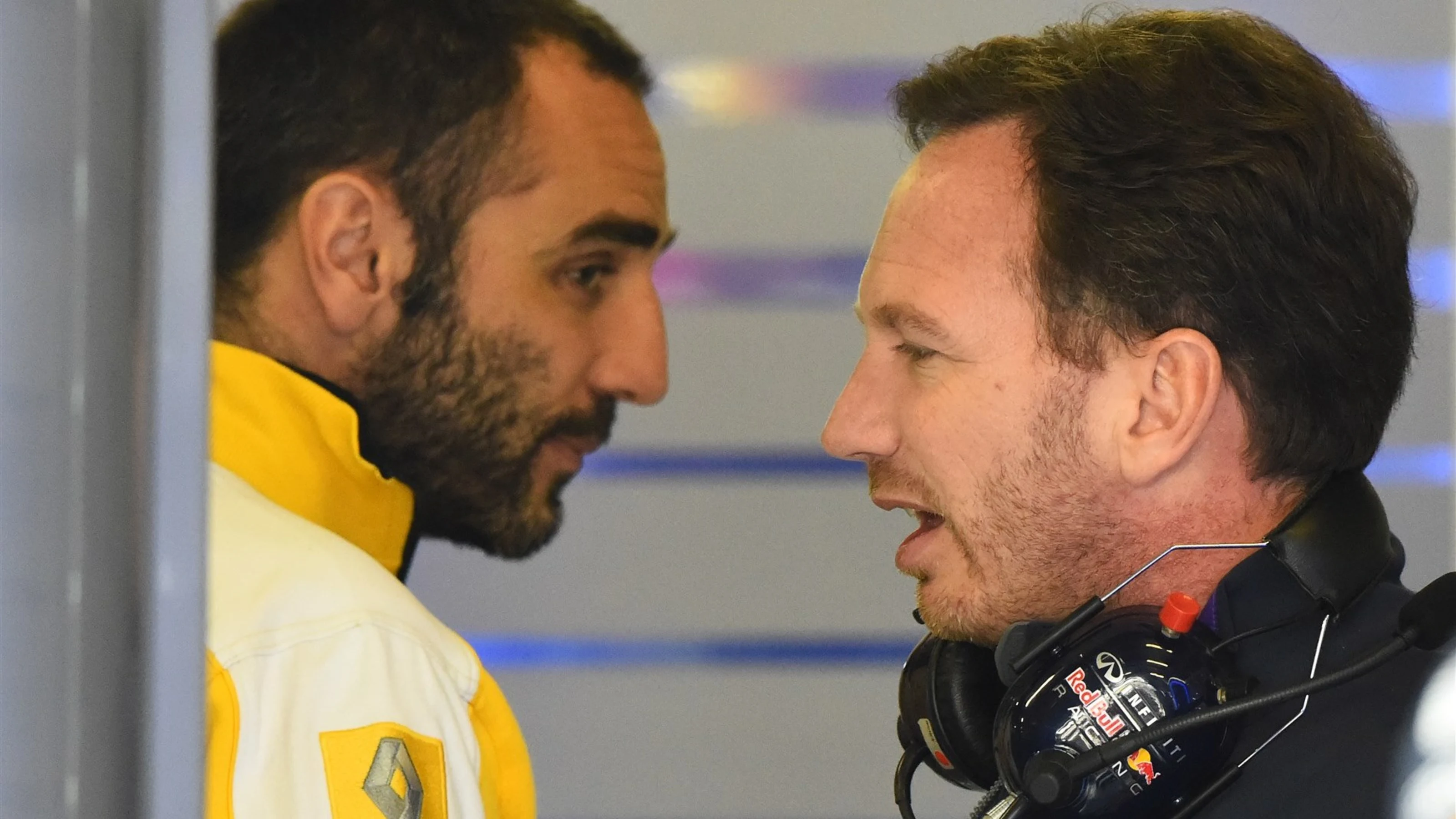 Cyril Abiteboul (FRA) Renault Sport talks with Christian Horner (GBR) Red Bull Racing Team