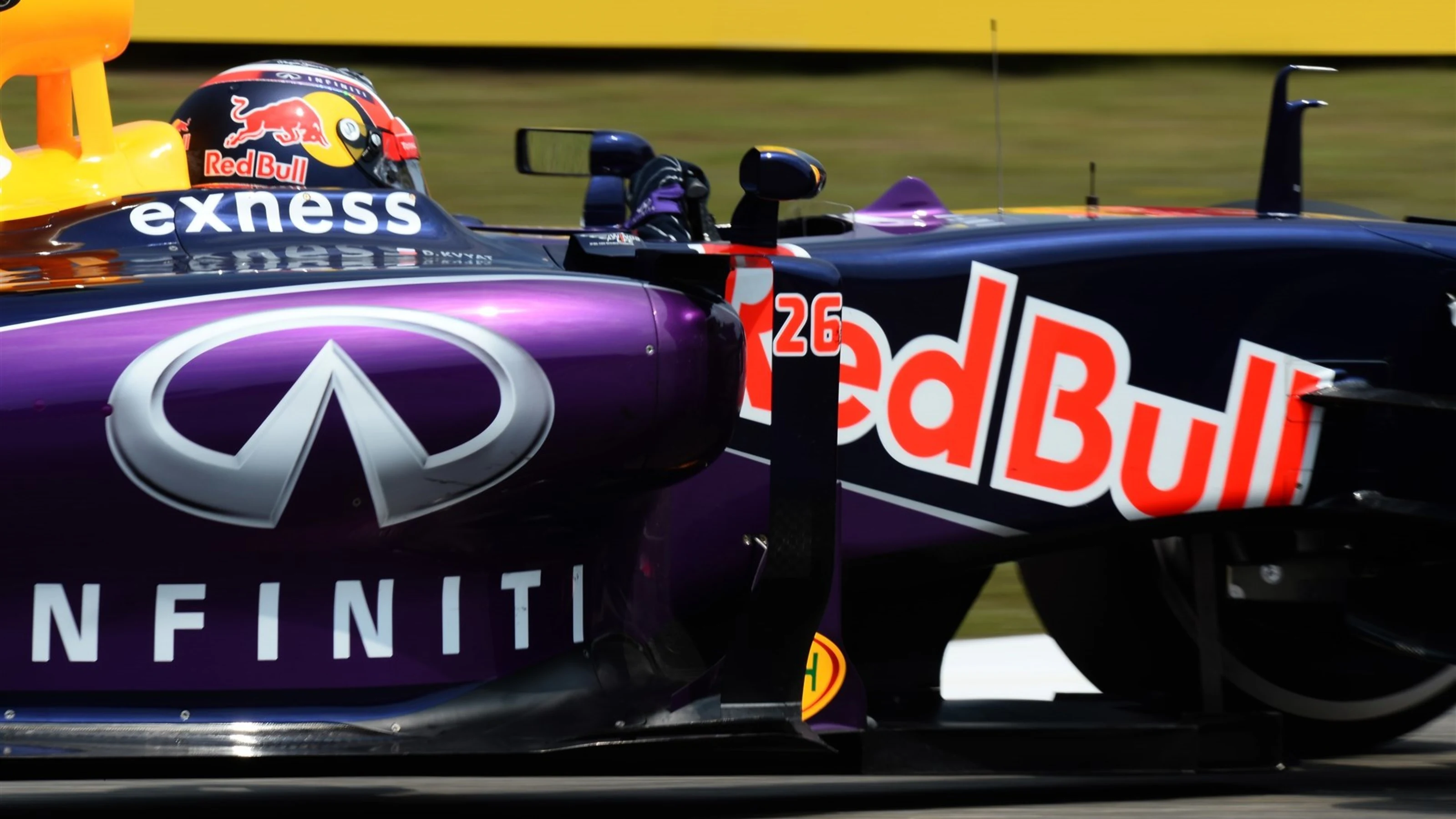 Daniil Kvyat (RUS) Red Bull Racing RB11 at Formula One World Championship, Rd3, Chinese Grand Prix,