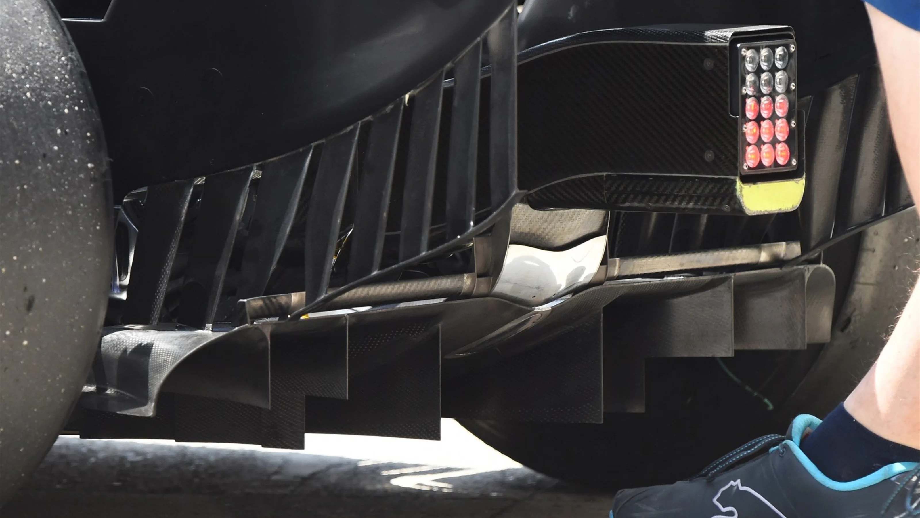 Williams FW37 rear diffuser detail at Formula One World Championship, Rd3, Chinese Grand Prix, FP3,