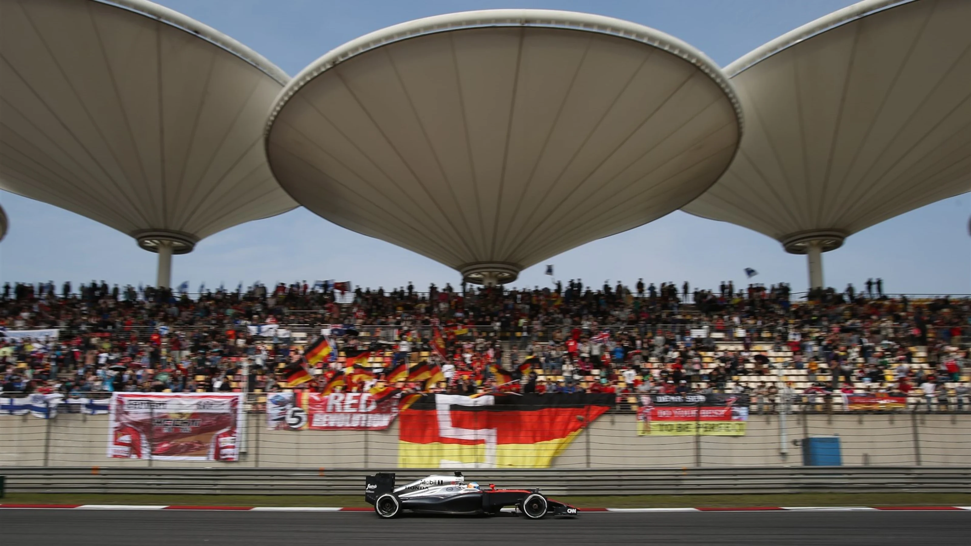 Fernando Alonso (ESP) McLaren MP4-30 at Formula One World Championship, Rd3, Chinese Grand Prix,