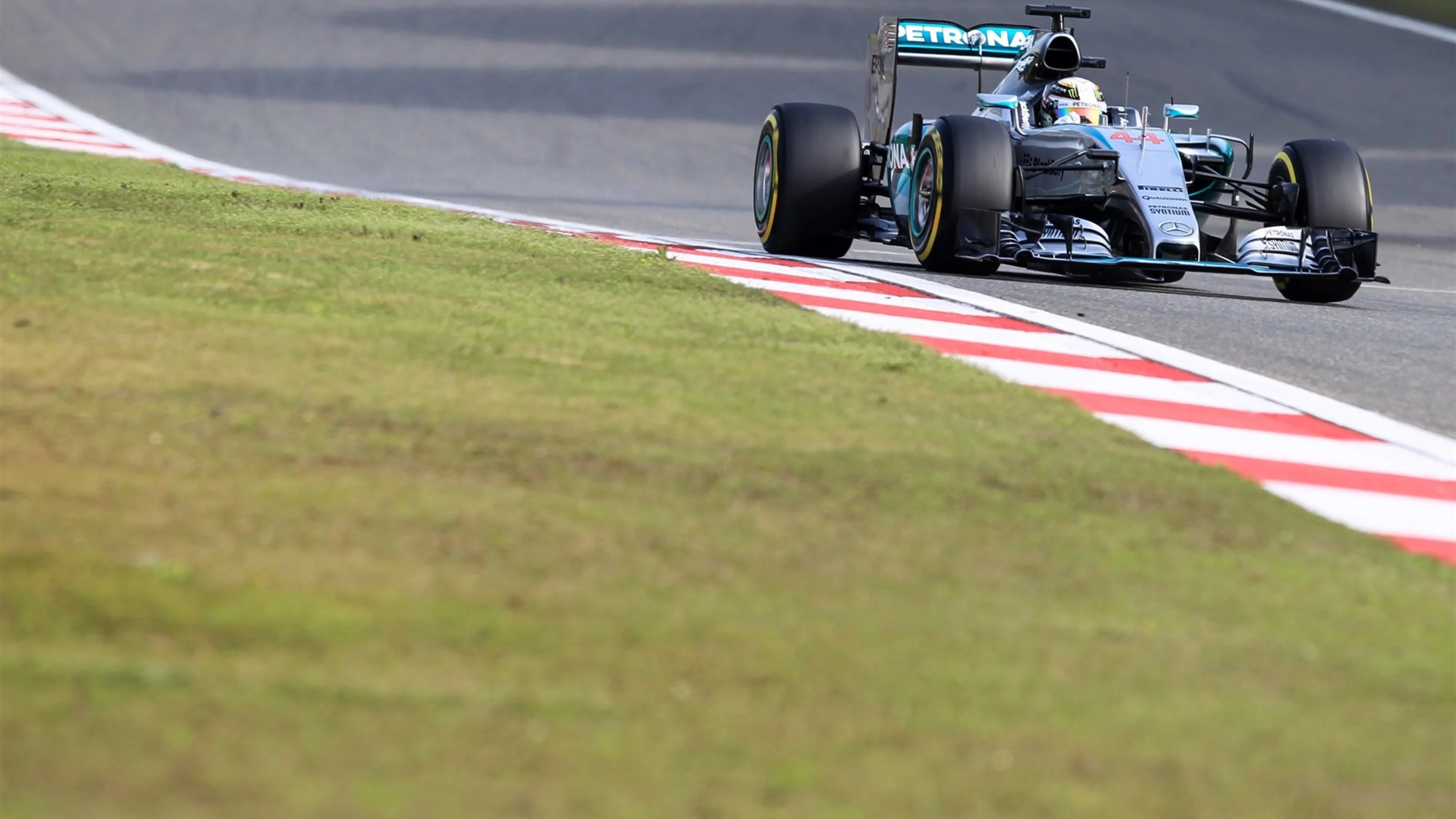 Lewis Hamilton (GBR) Mercedes AMG F1 W06 at Formula One World Championship, Rd3, Chinese Grand
