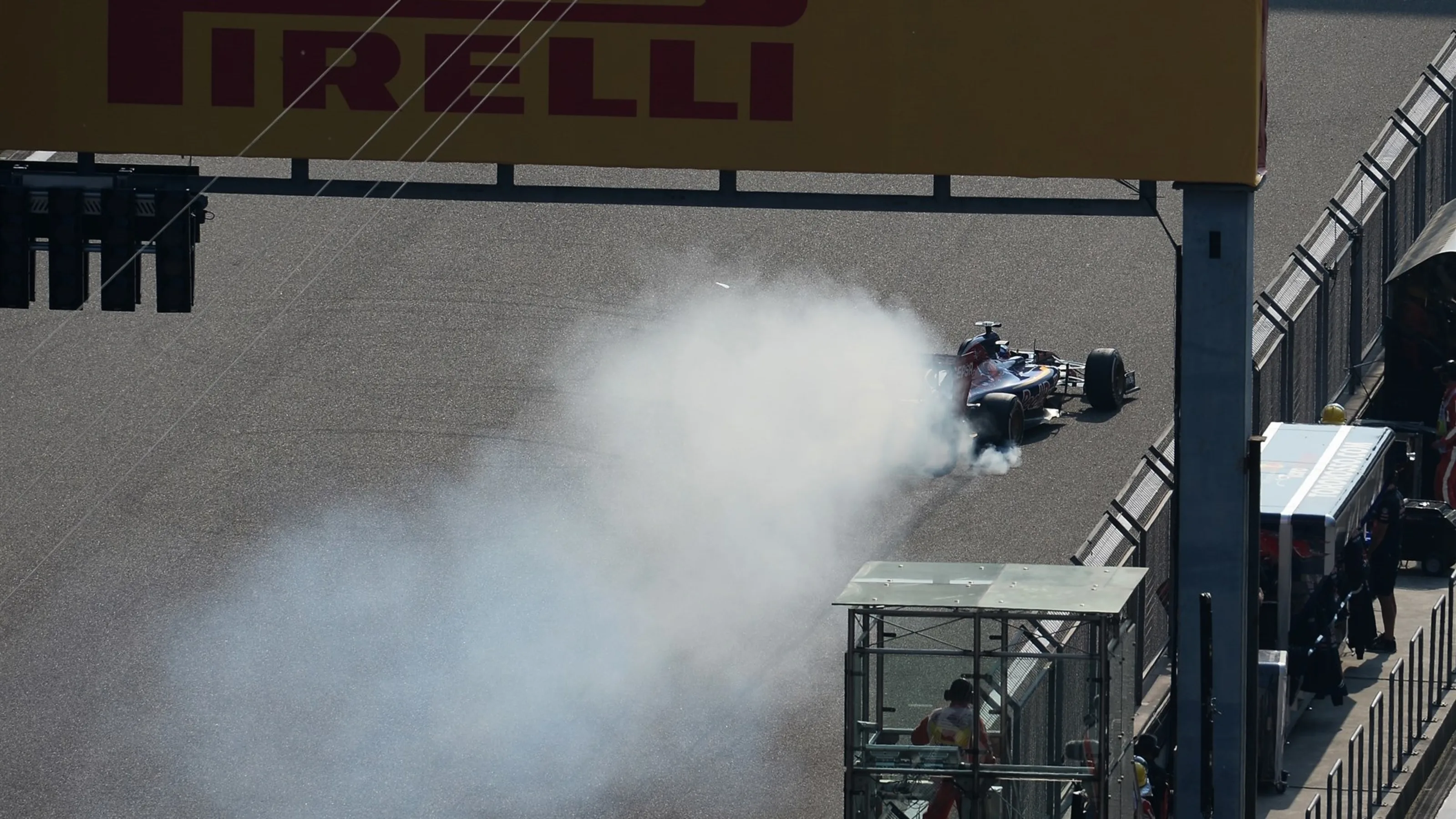 Max Verstappen (NDL) Scuderia Toro Rosso STR10 blows up at Formula One World Championship, Rd3,