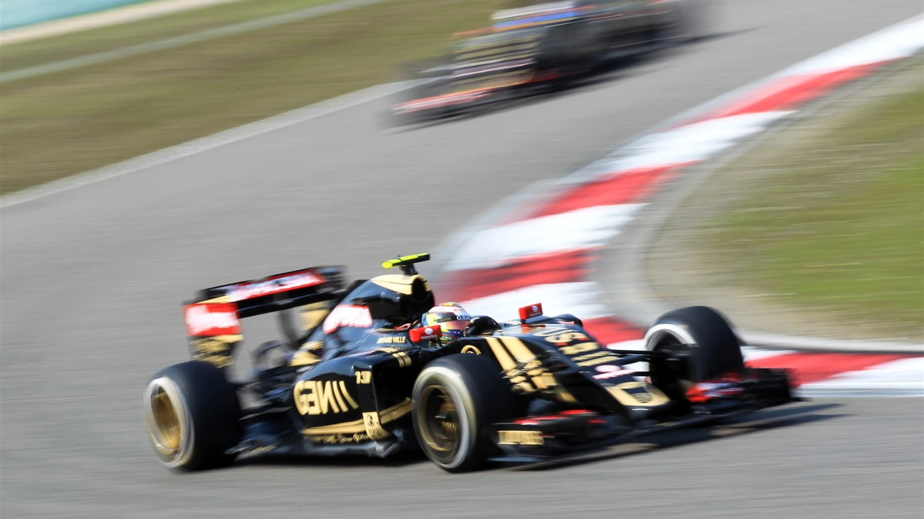 Pastor Maldonado (VEN) Lotus E23 Hybrid at Formula One World Championship, Rd3, Chinese Grand Prix,