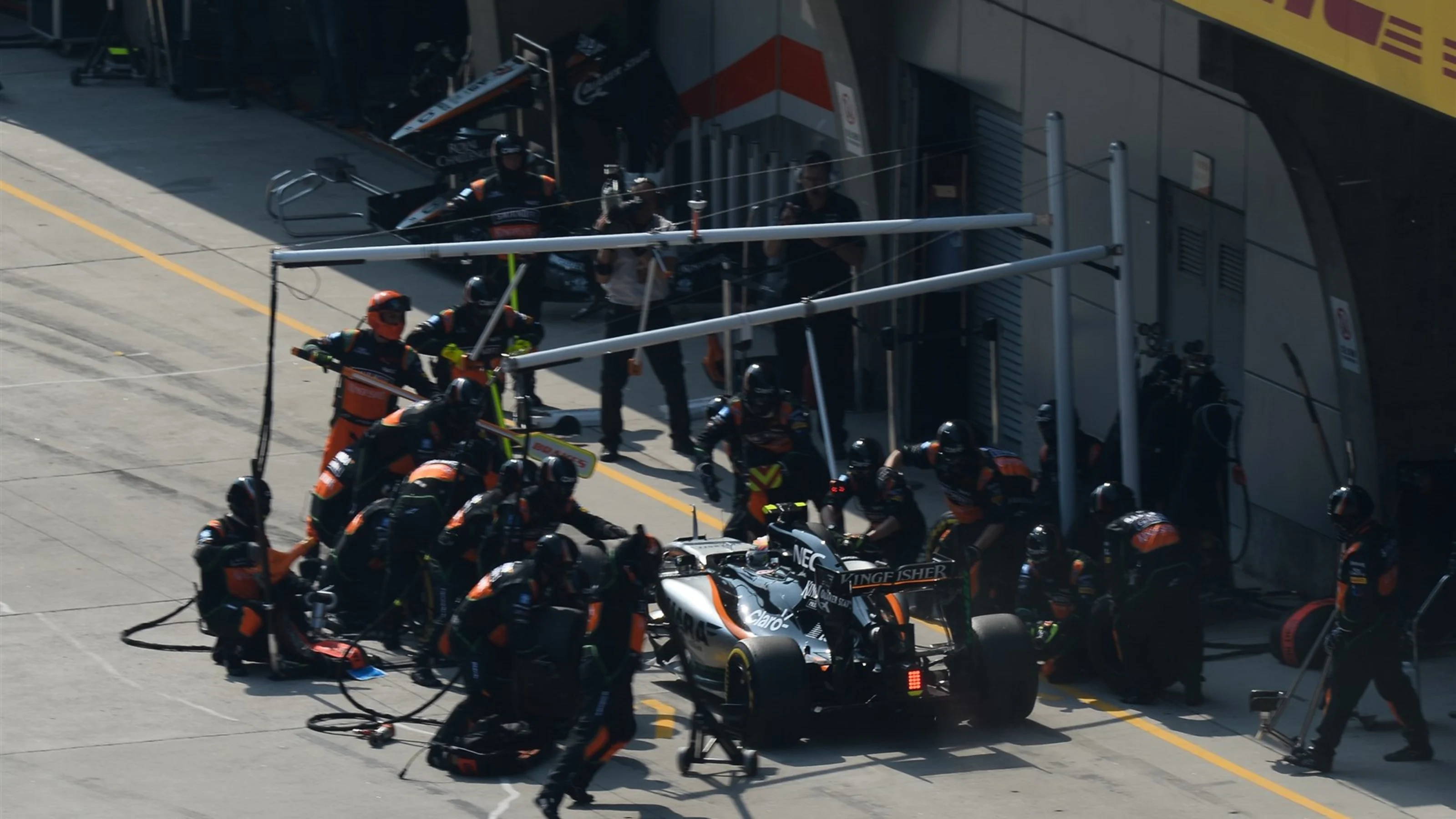Sergio Perez (MEX) Force India VJM08 pit stop at Formula One World Championship, Rd3, Chinese Grand