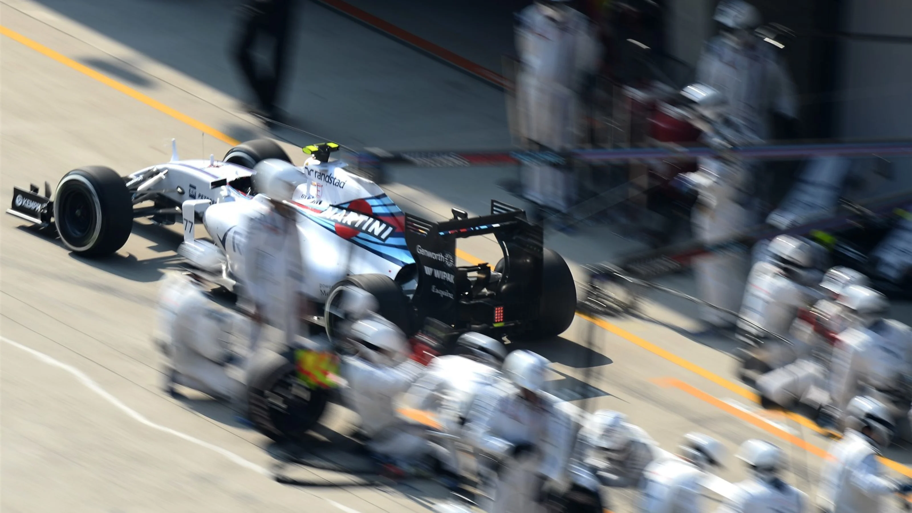 Valtteri Bottas (FIN) Williams FW37 pit stop at Formula One World Championship, Rd3, Chinese Grand