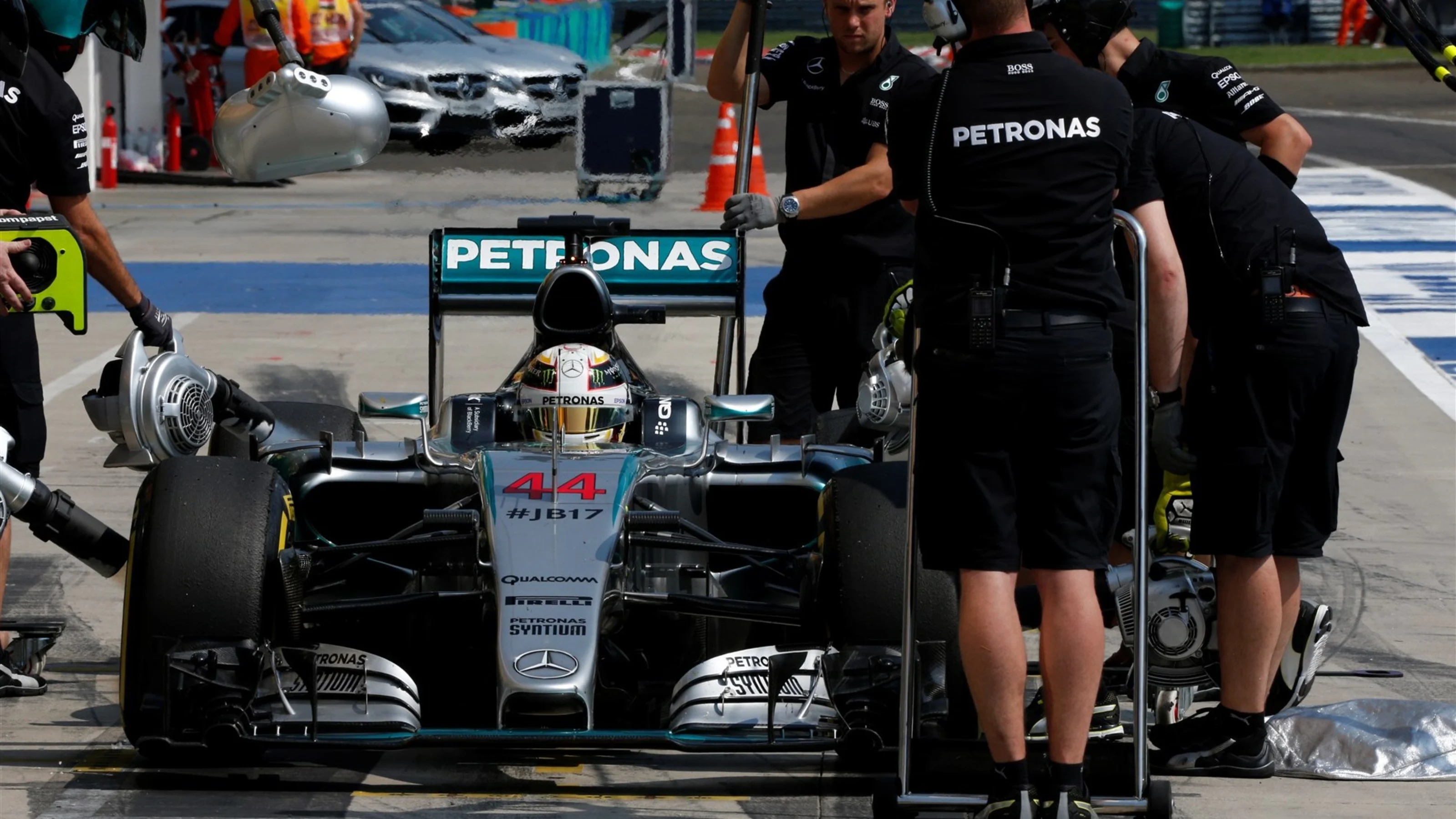 Lewis Hamilton (GBR) Mercedes AMG F1 W06 at Formula One World Championship, Rd10, Hungarian Grand