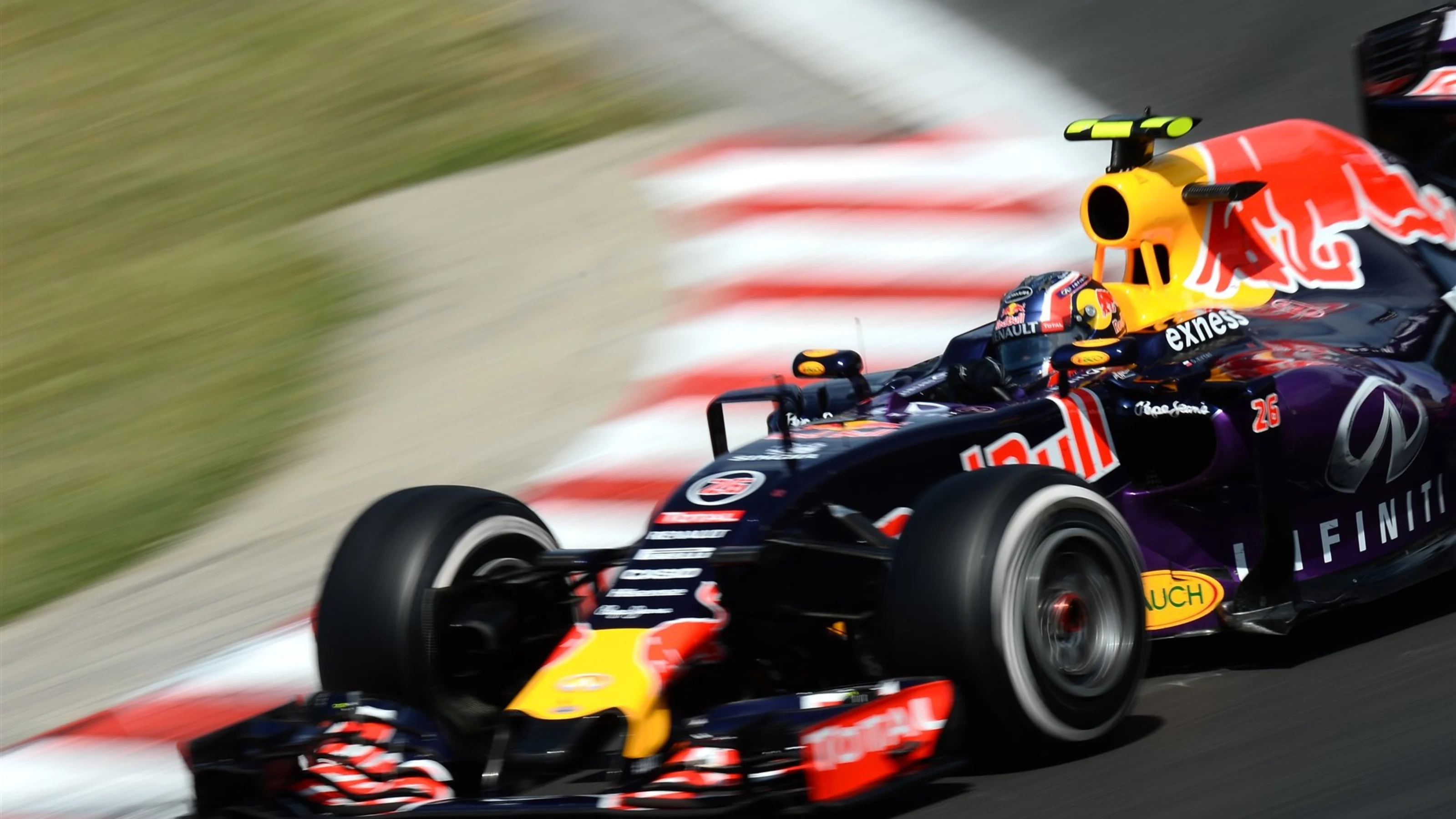 Daniil Kvyat (RUS) Red Bull Racing RB11 at Formula One World Championship, Rd10, Hungarian Grand