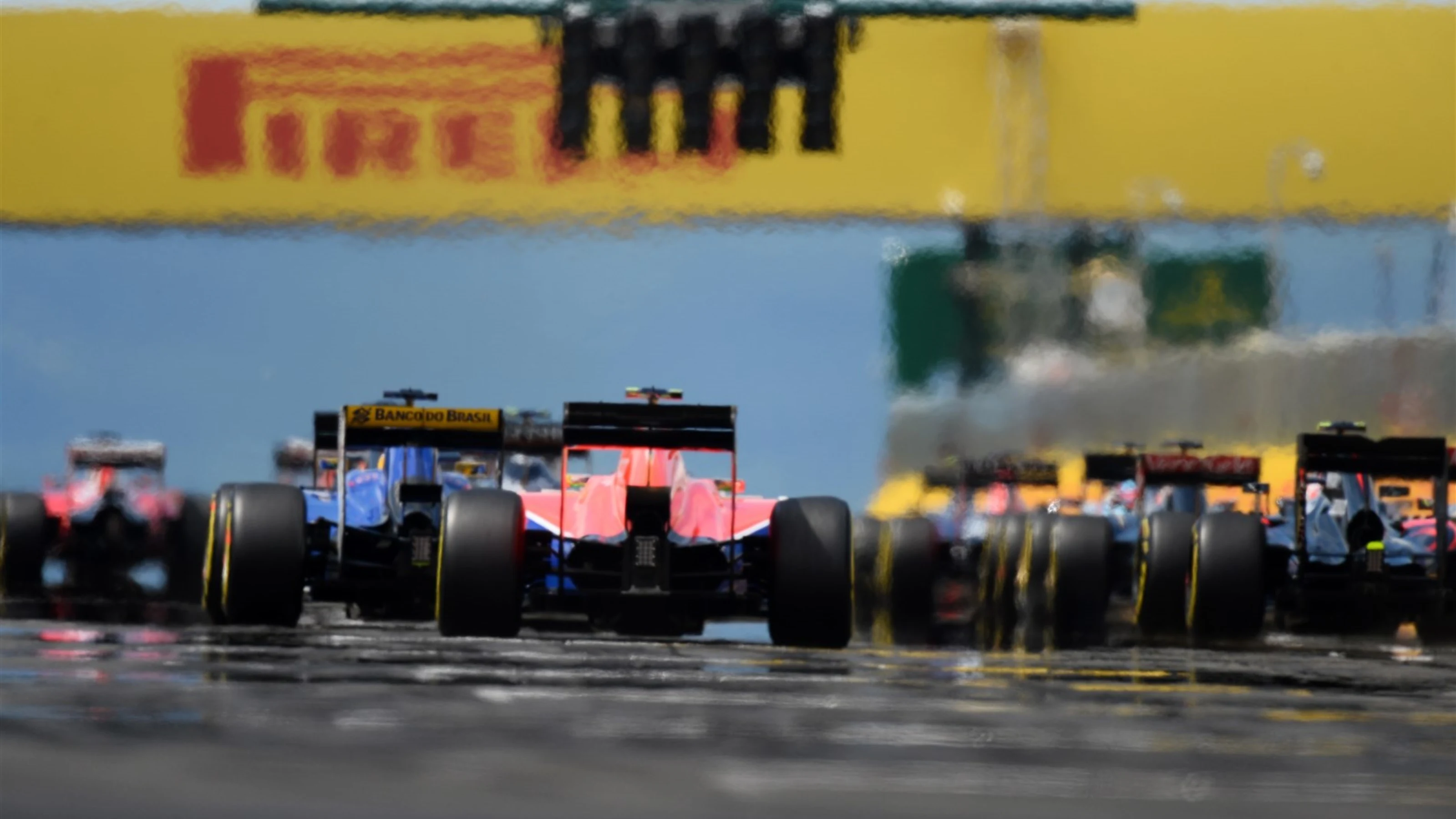 The start of the race at Formula One World Championship, Rd10, Hungarian Grand Prix, Race,