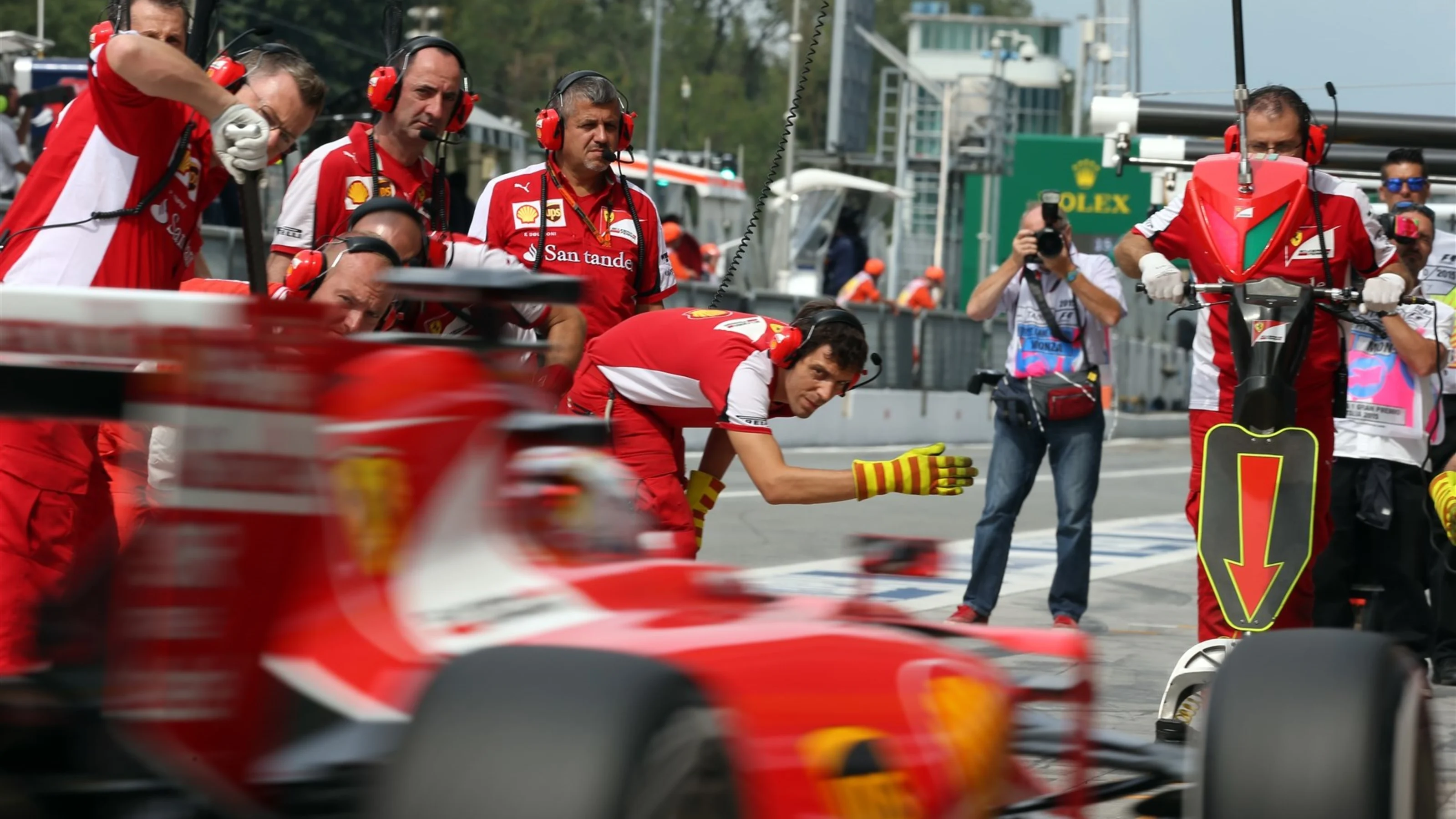 Sebastian Vettel (GER) Ferrari SF15-T returns to the pit lane at Formula One World Championship,