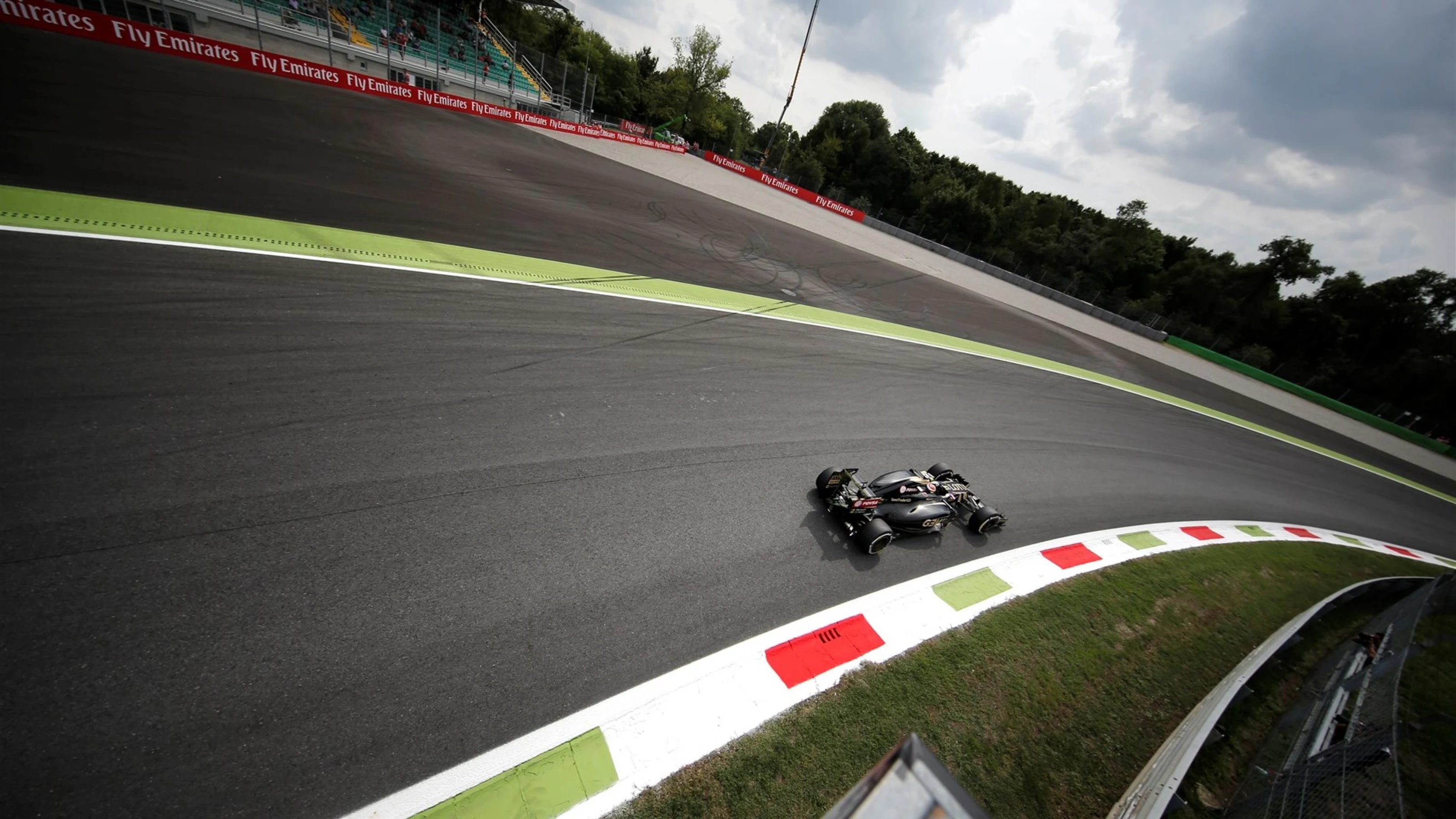 Pastor Maldonado (VEN) Lotus E23 Hybrid at Formula One World Championship, Rd12, Italian Grand