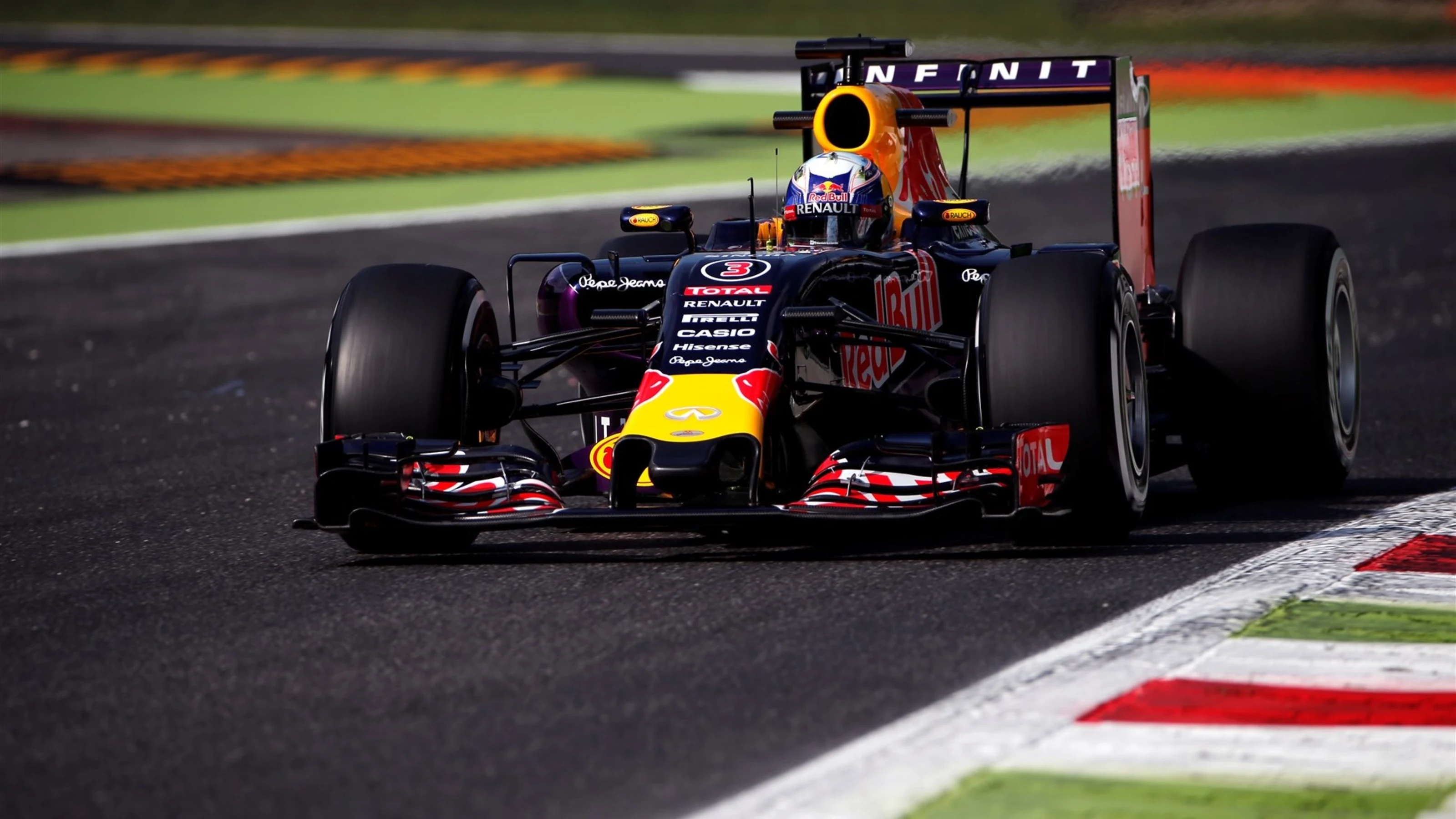 Daniel Ricciardo (AUS) Red Bull Racing RB11 at Formula One World Championship, Rd12, Italian Grand