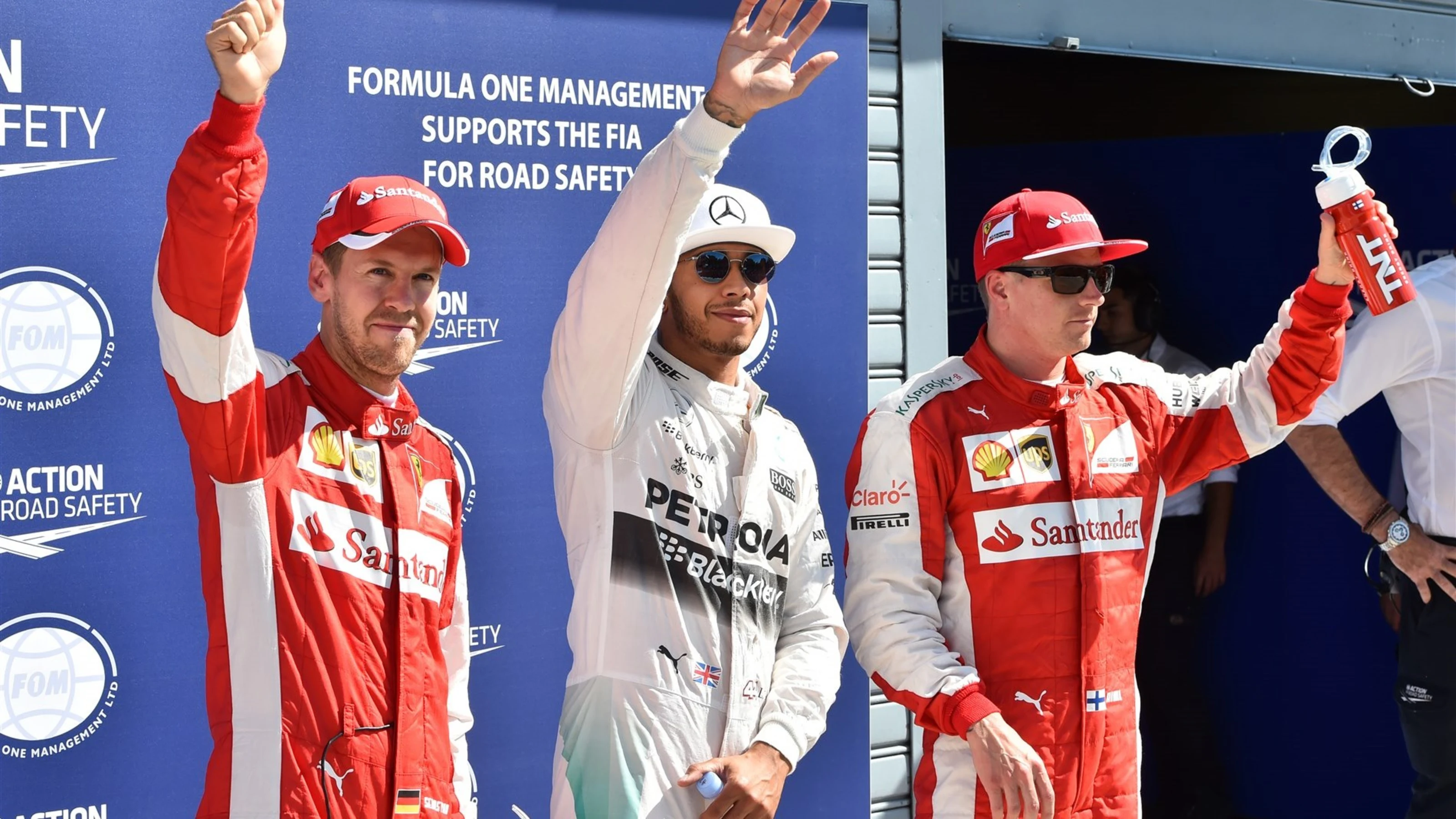 Pole sitter Lewis Hamilton (GBR) Mercedes AMG F1, Sebastian Vettel (GER) Ferrari and Kimi Raikkonen