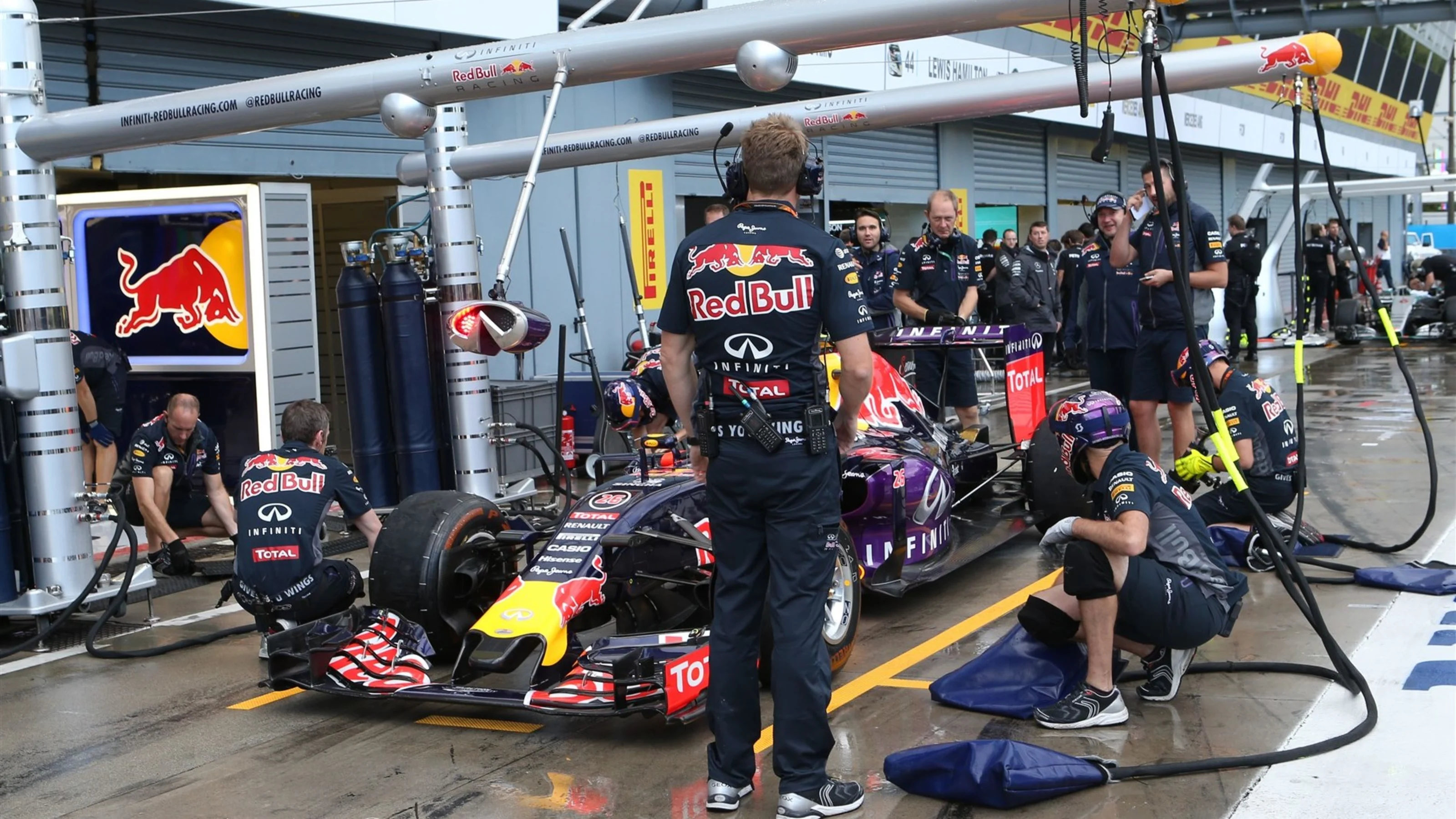 Red Bull Racing Team makes a pit stop practice at Formula One World Championship, Rd12, Italian
