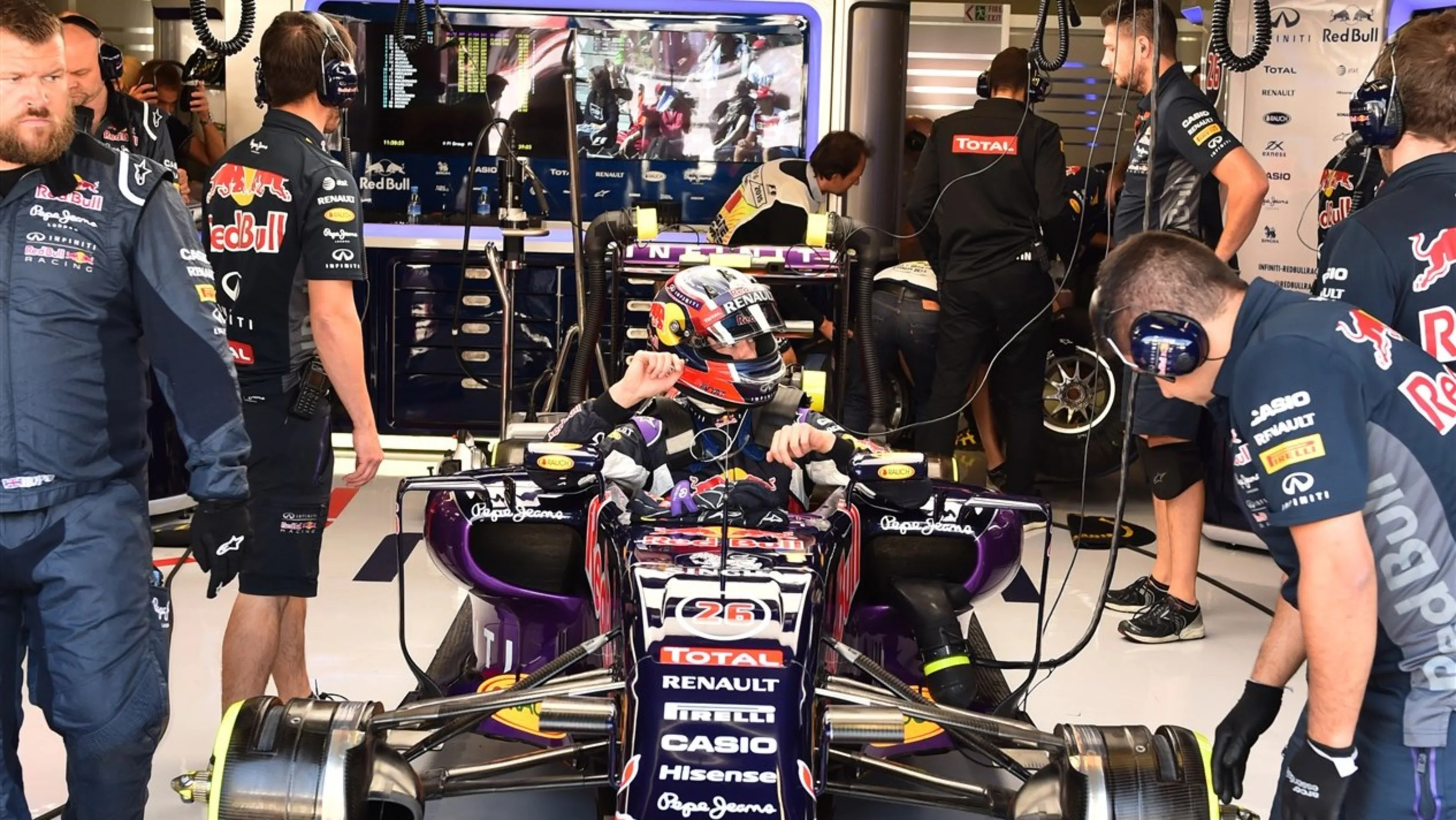 Daniil Kvyat (RUS) Red Bull Racing RB11 at Formula One World Championship, Rd12, Italian Grand