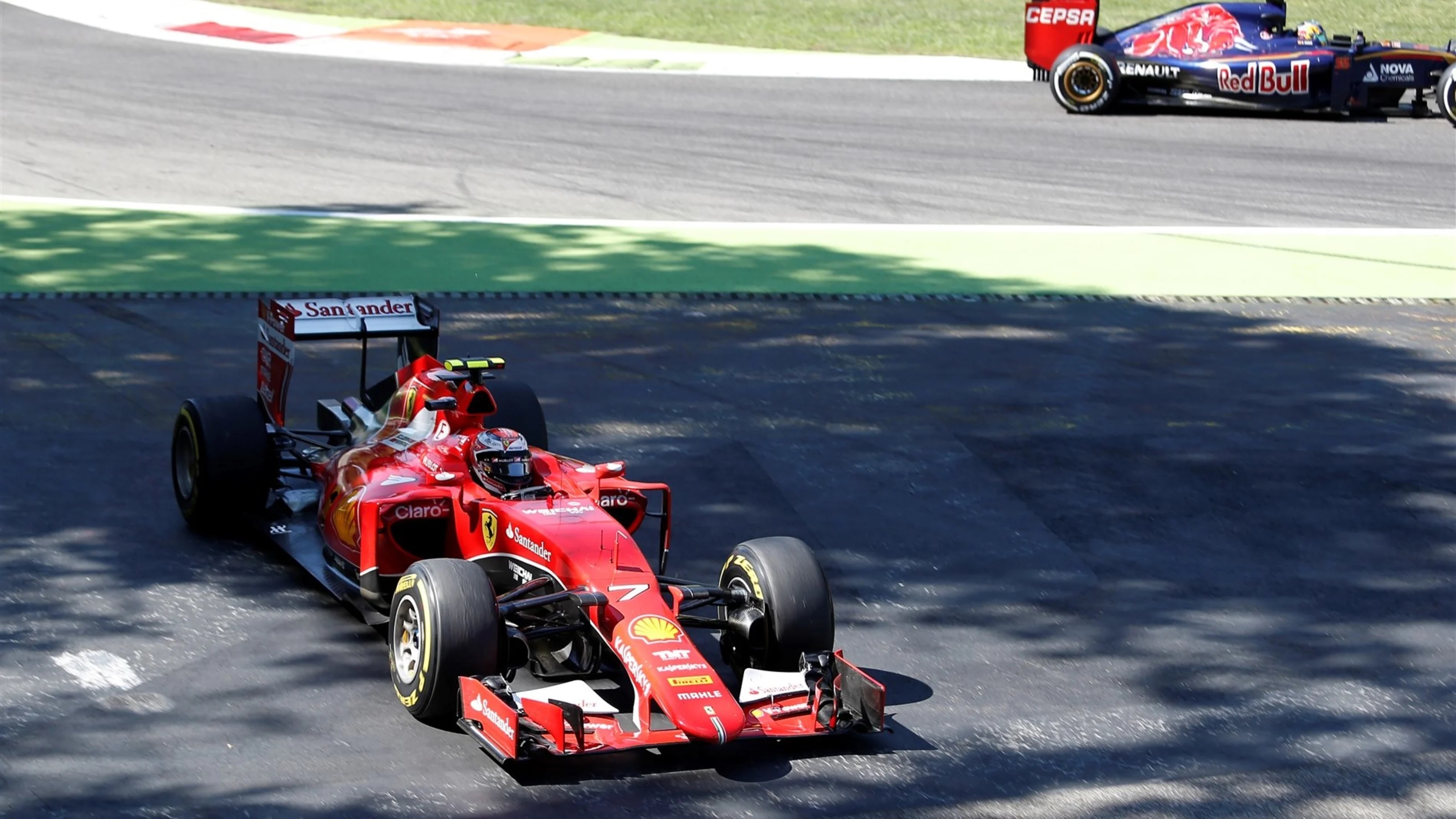 Kimi Raikkonen (FIN) Ferrari SF15-T runs wide at Formula One World Championship, Rd12, Italian