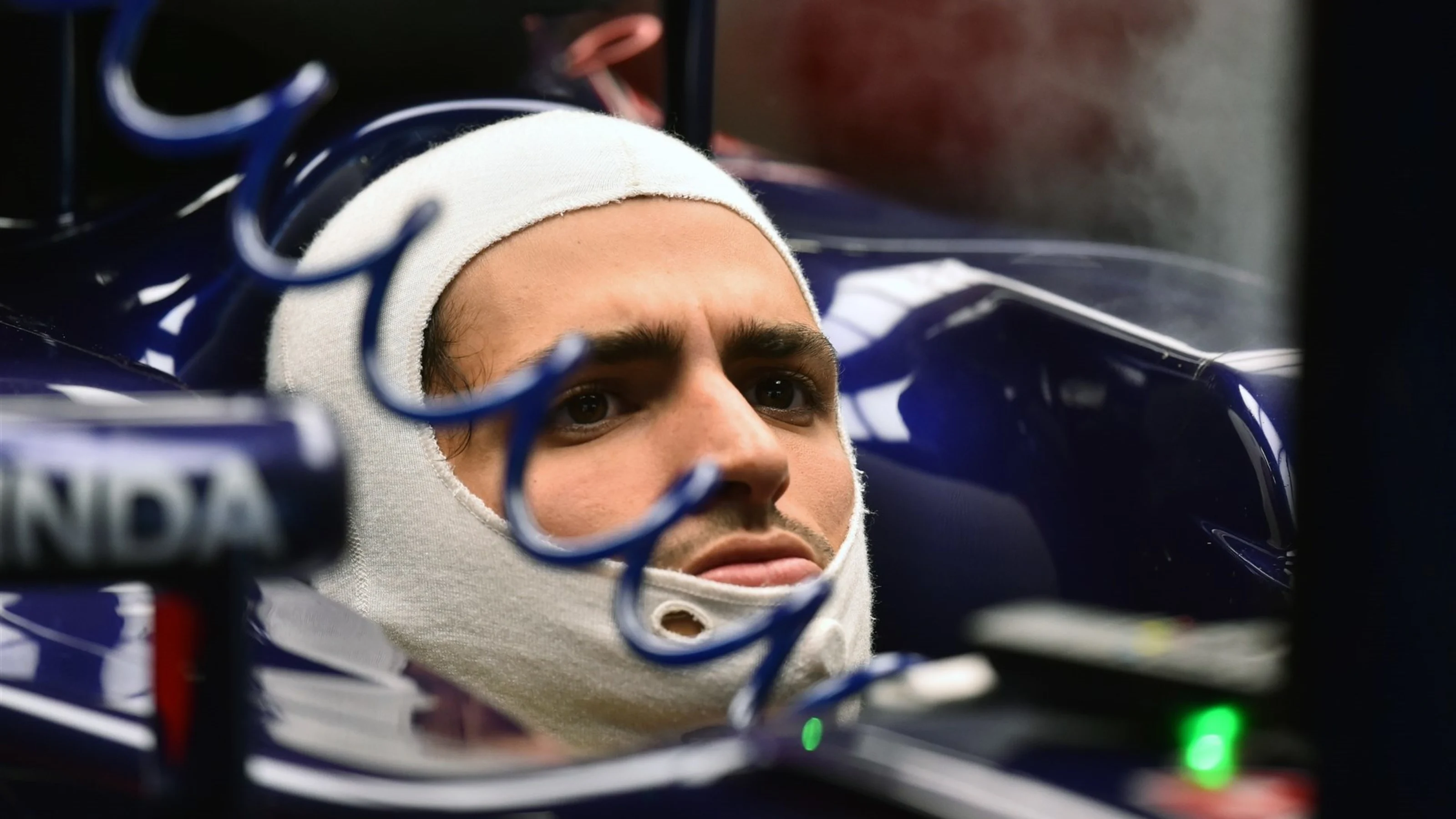 Carlos Sainz jr (ESP) Scuderia Toro Rosso STR10 at Formula One World Championship, Rd14, Japanese