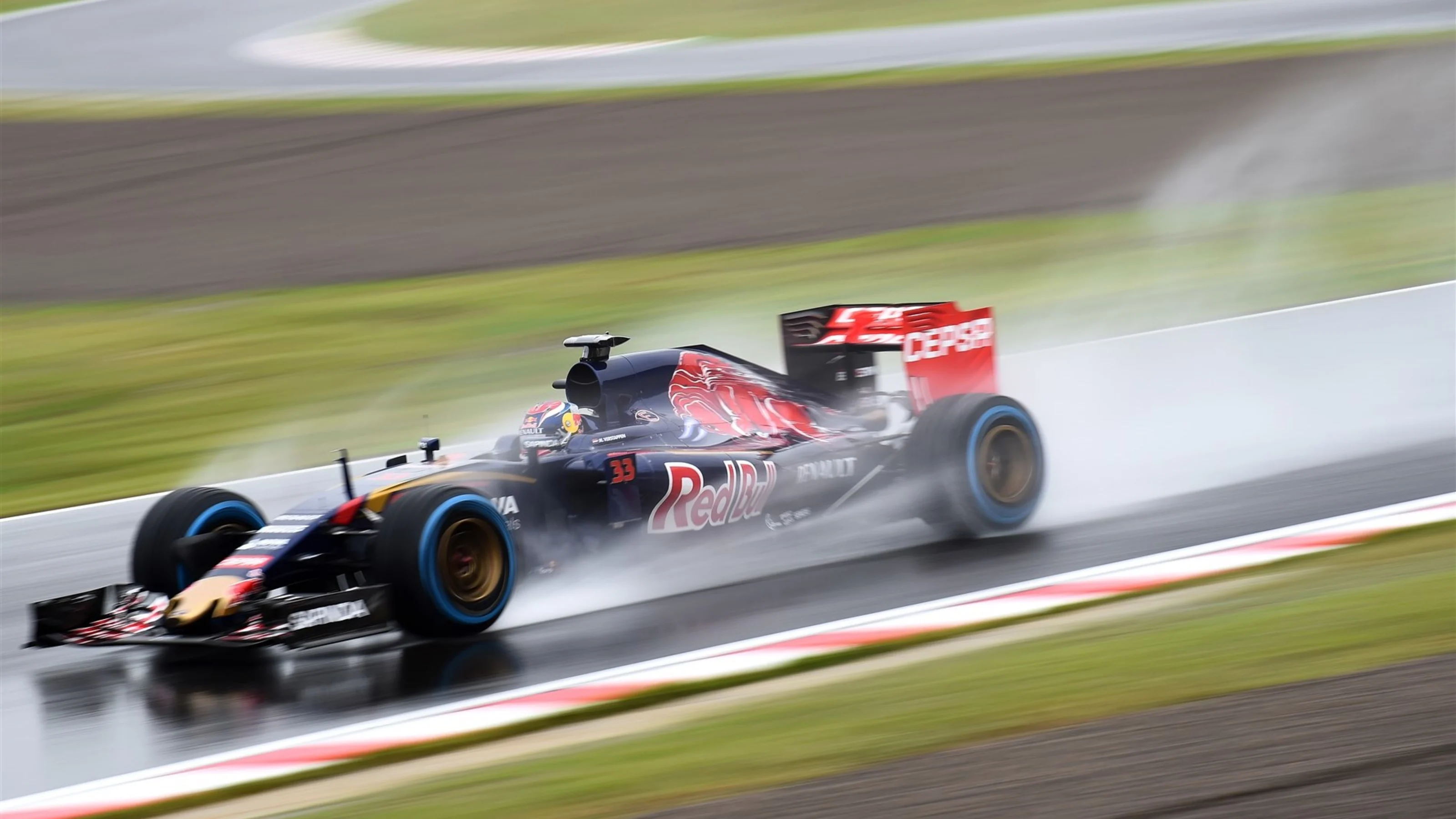 Max Verstappen (NDL) Scuderia Toro Rosso STR10 at Formula One World Championship, Rd14, Japanese