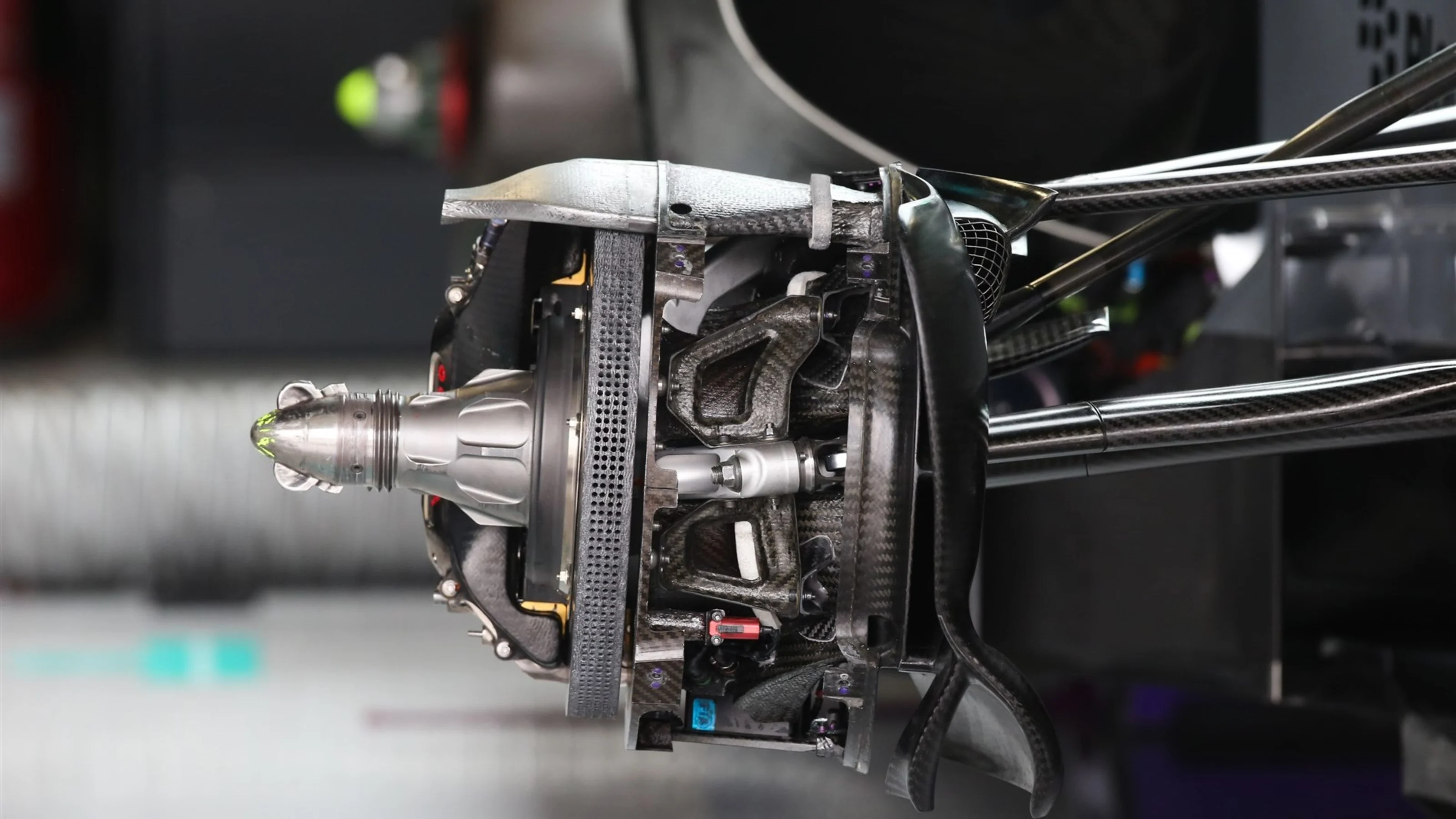 Mercedes AMG F1 W06 front brake and wheel hub detail at Formula One World Championship, Rd14,