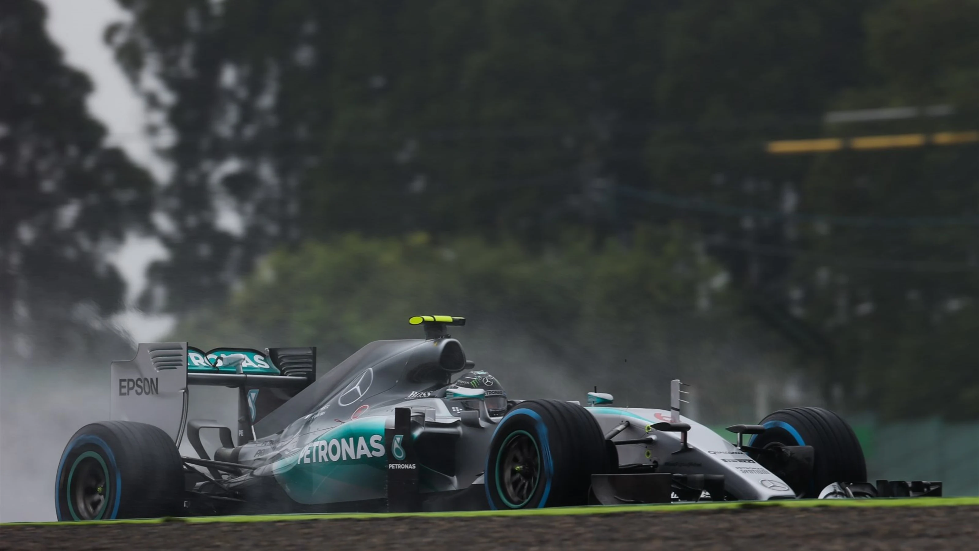 Nico Rosberg (GER) Mercedes AMG F1 W06 at Formula One World Championship, Rd14, Japanese Grand
