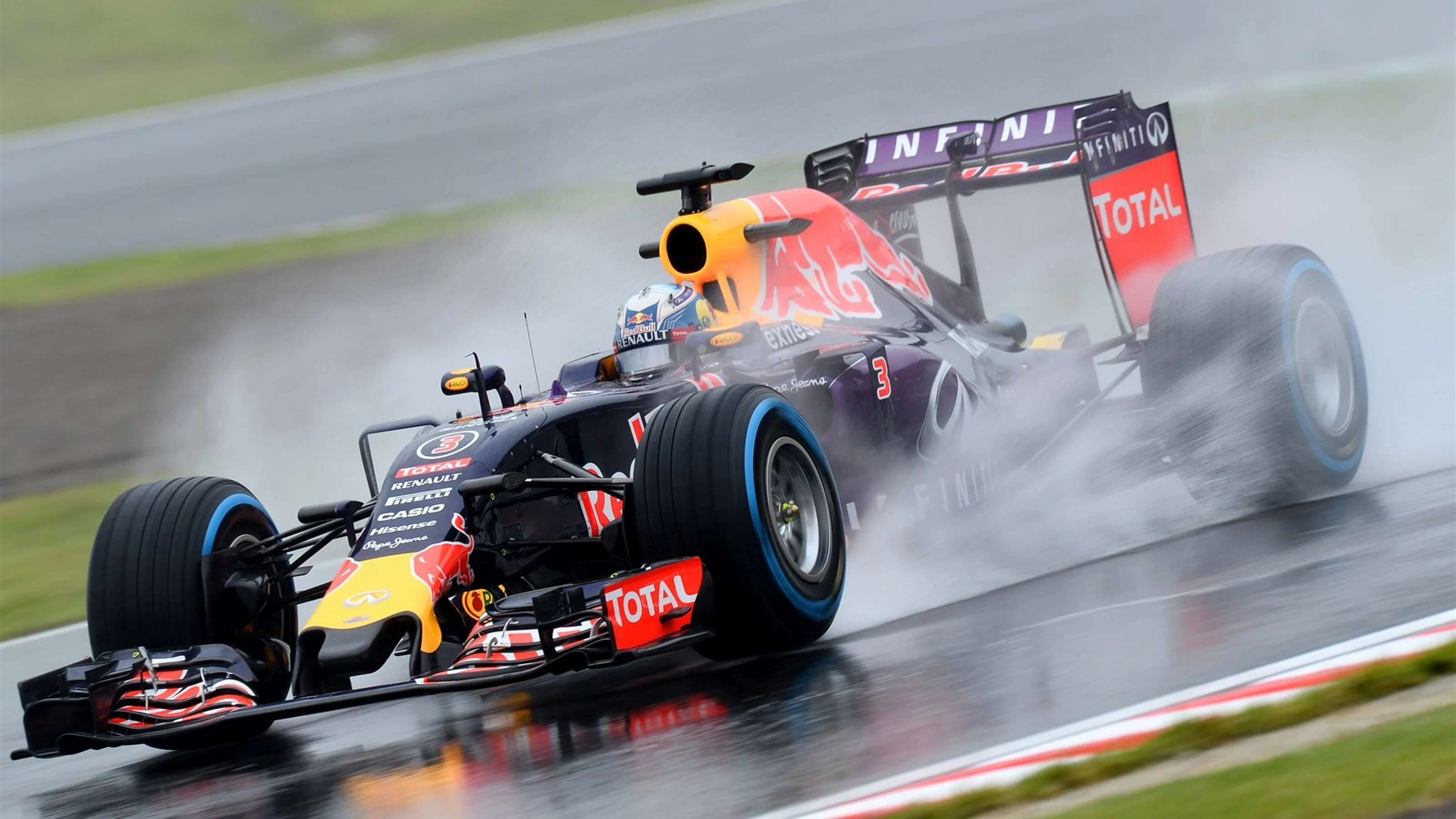 Daniel Ricciardo (AUS) Red Bull Racing RB11 at Formula One World Championship, Rd14, Japanese Grand