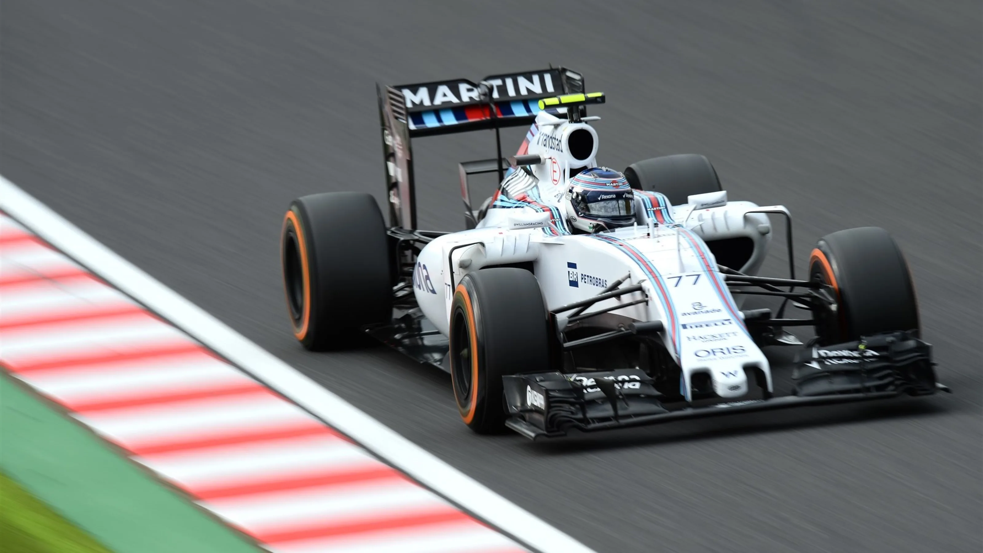 Valtteri Bottas (FIN) Williams FW37 at Formula One World Championship, Rd14, Japanese Grand Prix,