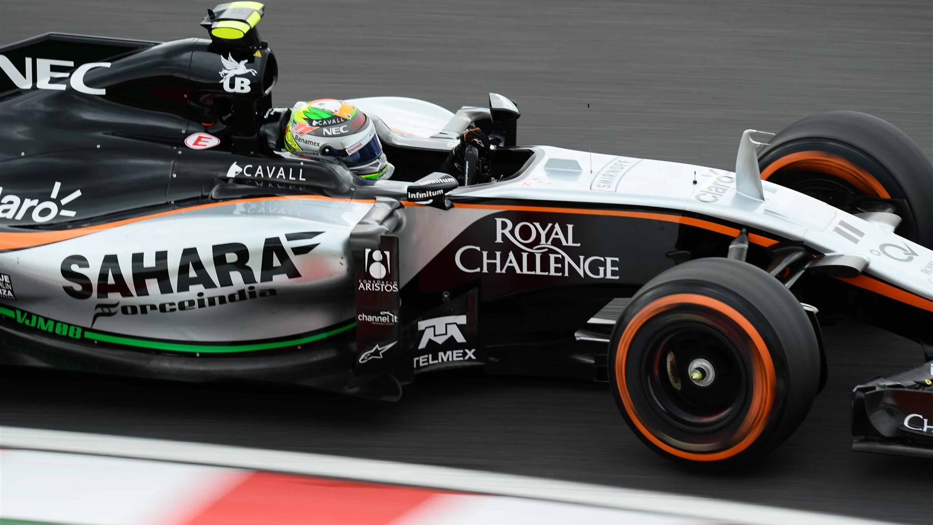 Sergio Perez (MEX) Force India VJM08 at Formula One World Championship, Rd14, Japanese Grand Prix,