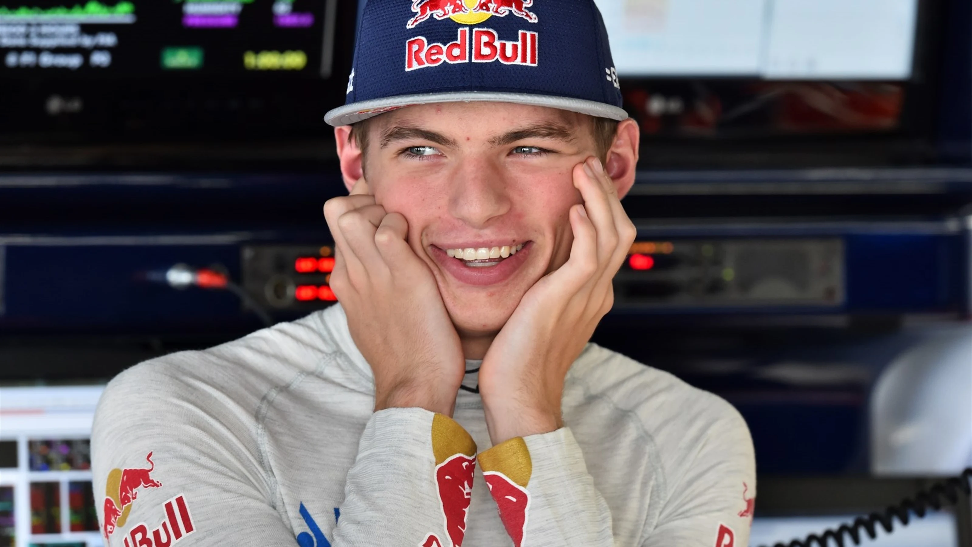 Max Verstappen (NDL) Scuderia Toro Rosso at Formula One World Championship, Rd14, Japanese Grand