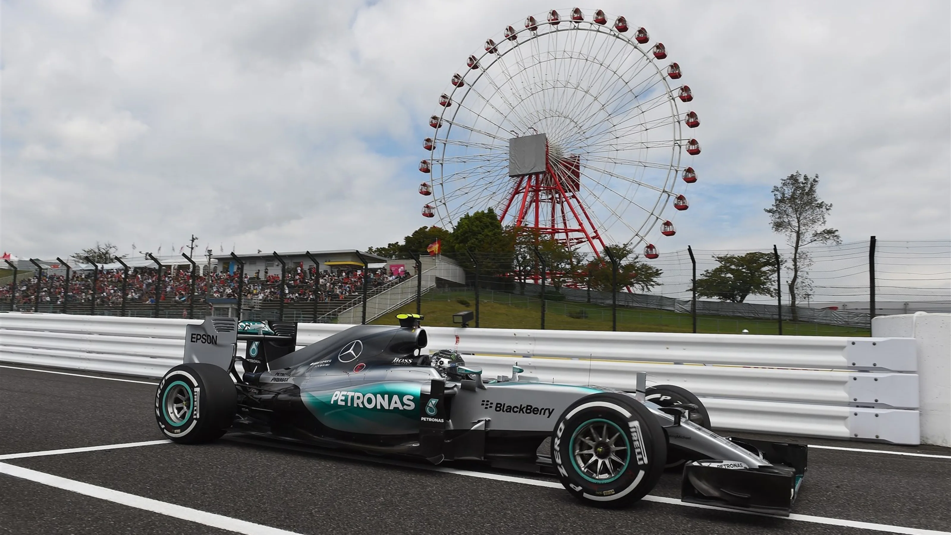 Nico Rosberg (GER) Mercedes AMG F1 W06 at Formula One World Championship, Rd14, Japanese Grand