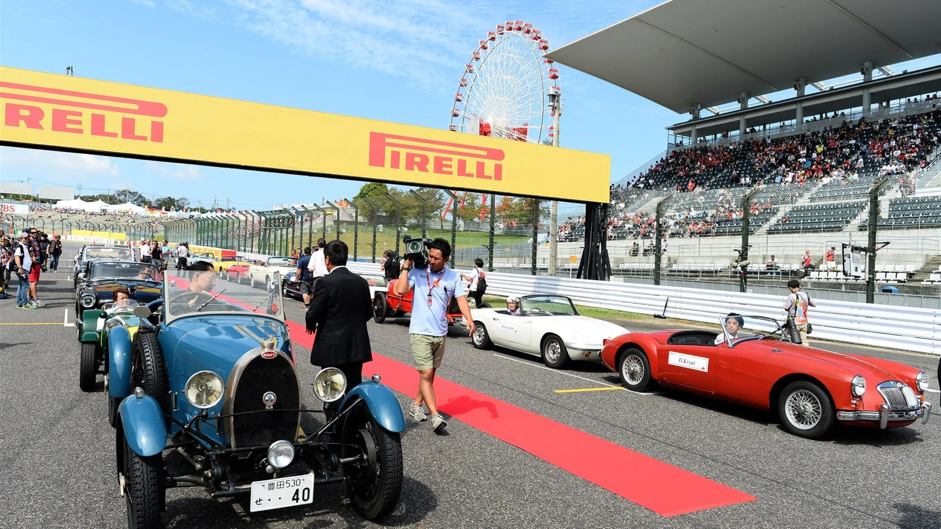 Cars on the drivers parade at Formula One World Championship, Rd14, Japanese Grand Prix, Race,