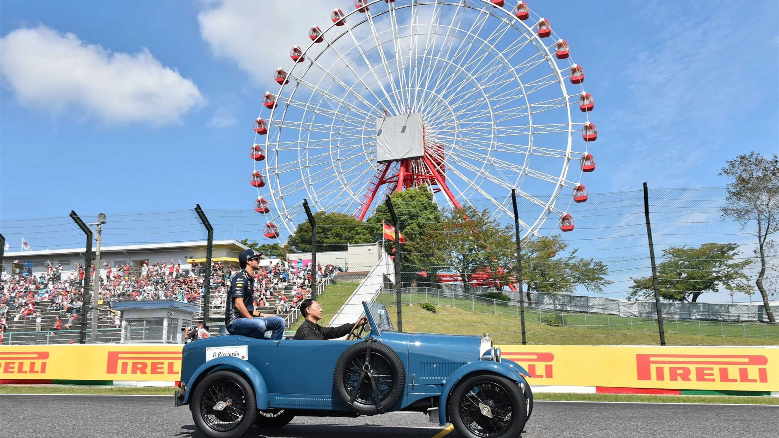Daniel Ricciardo (AUS) Red Bull Racing on the drivers parade at Formula One World Championship,