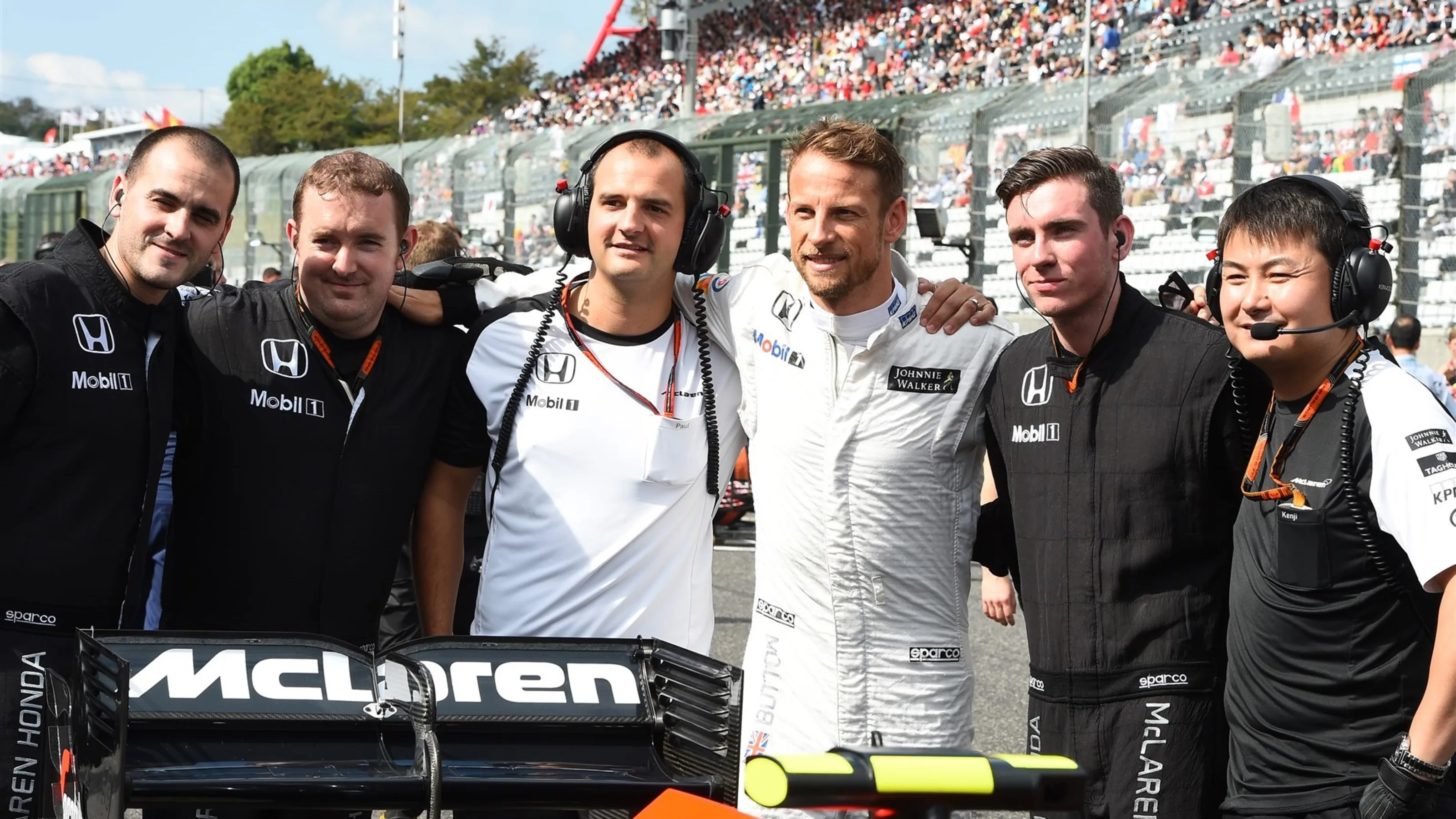 Jenson Button (GBR) McLaren on the grid at Formula One World Championship, Rd14, Japanese Grand