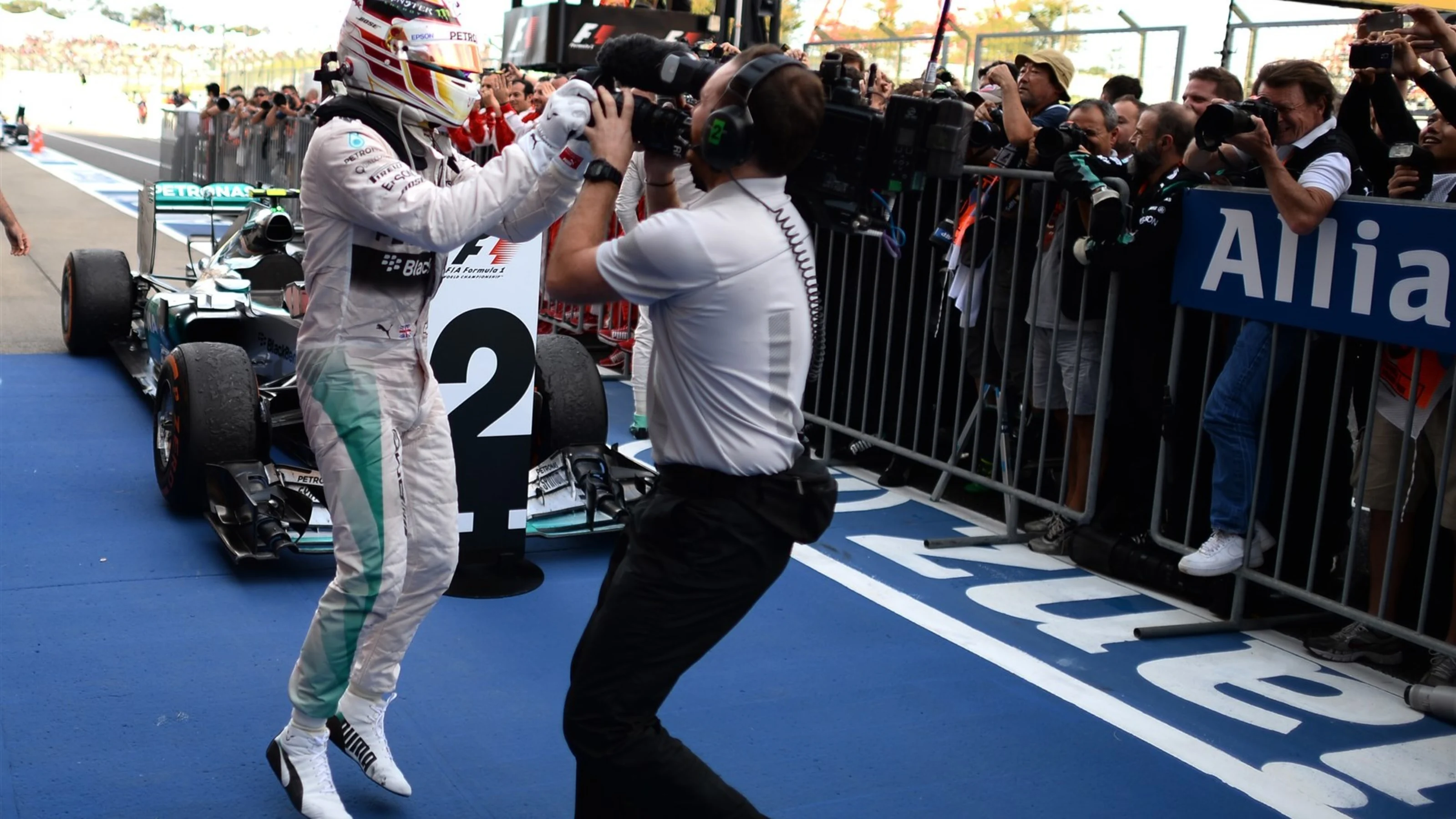 Race winner Lewis Hamilton (GBR) Mercedes AMG F1 celebrates in parc ferme at Formula One World