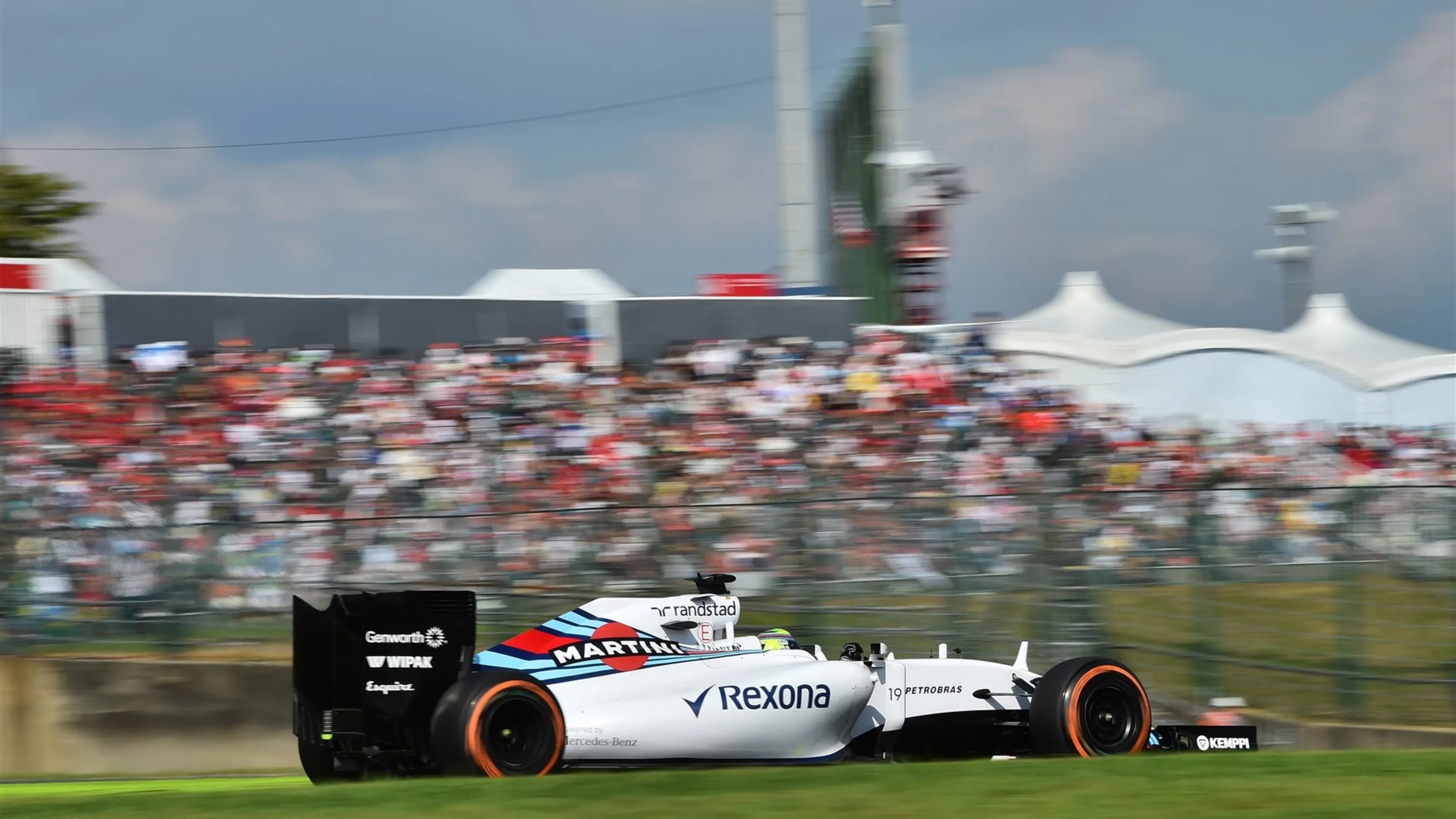 Felipe Massa (BRA) Williams FW37 at Formula One World Championship, Rd14, Japanese Grand Prix,