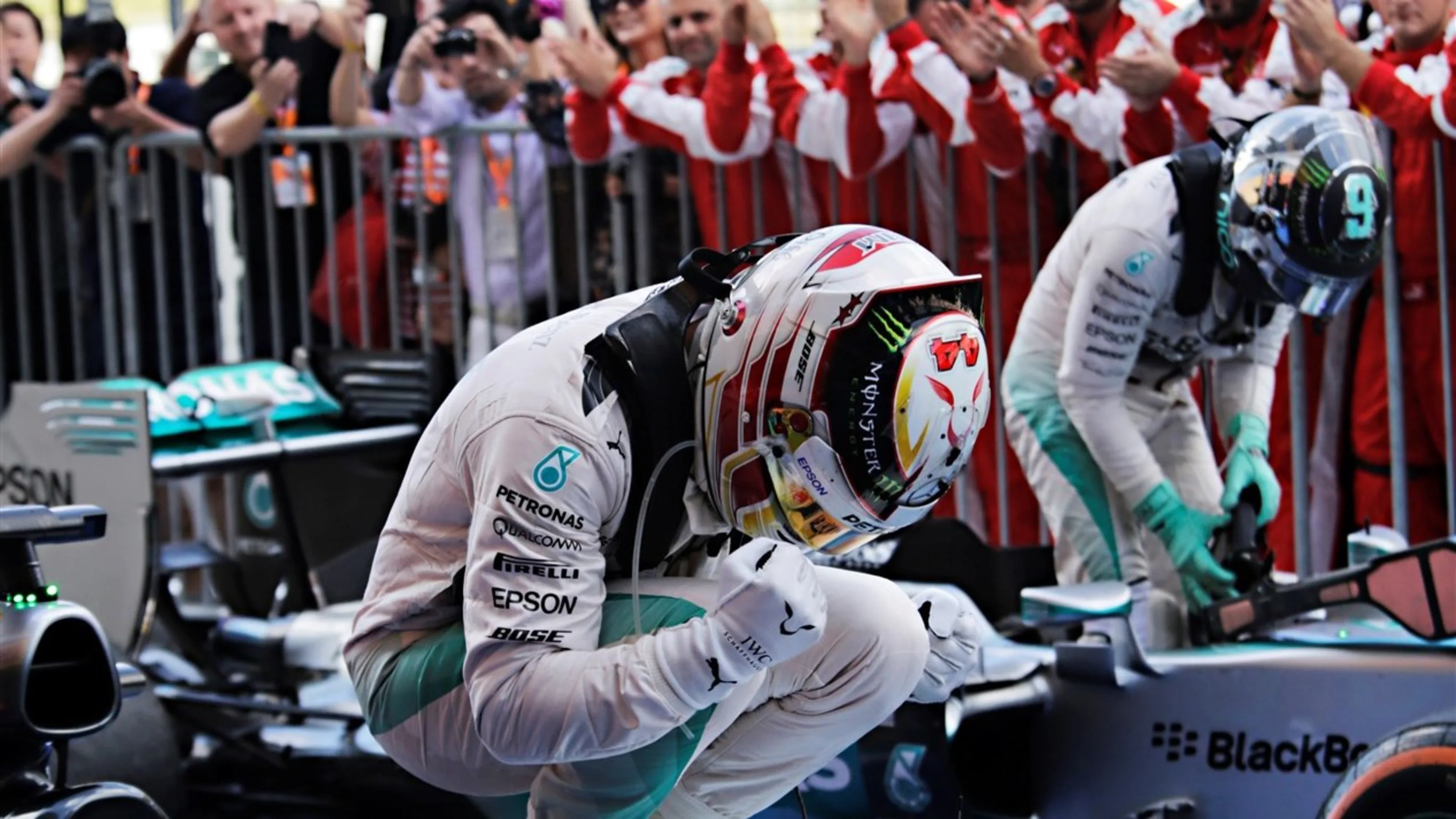 Race winner Lewis Hamilton (GBR) Mercedes AMG F1 W06 celebrates in parc ferme at Formula One World