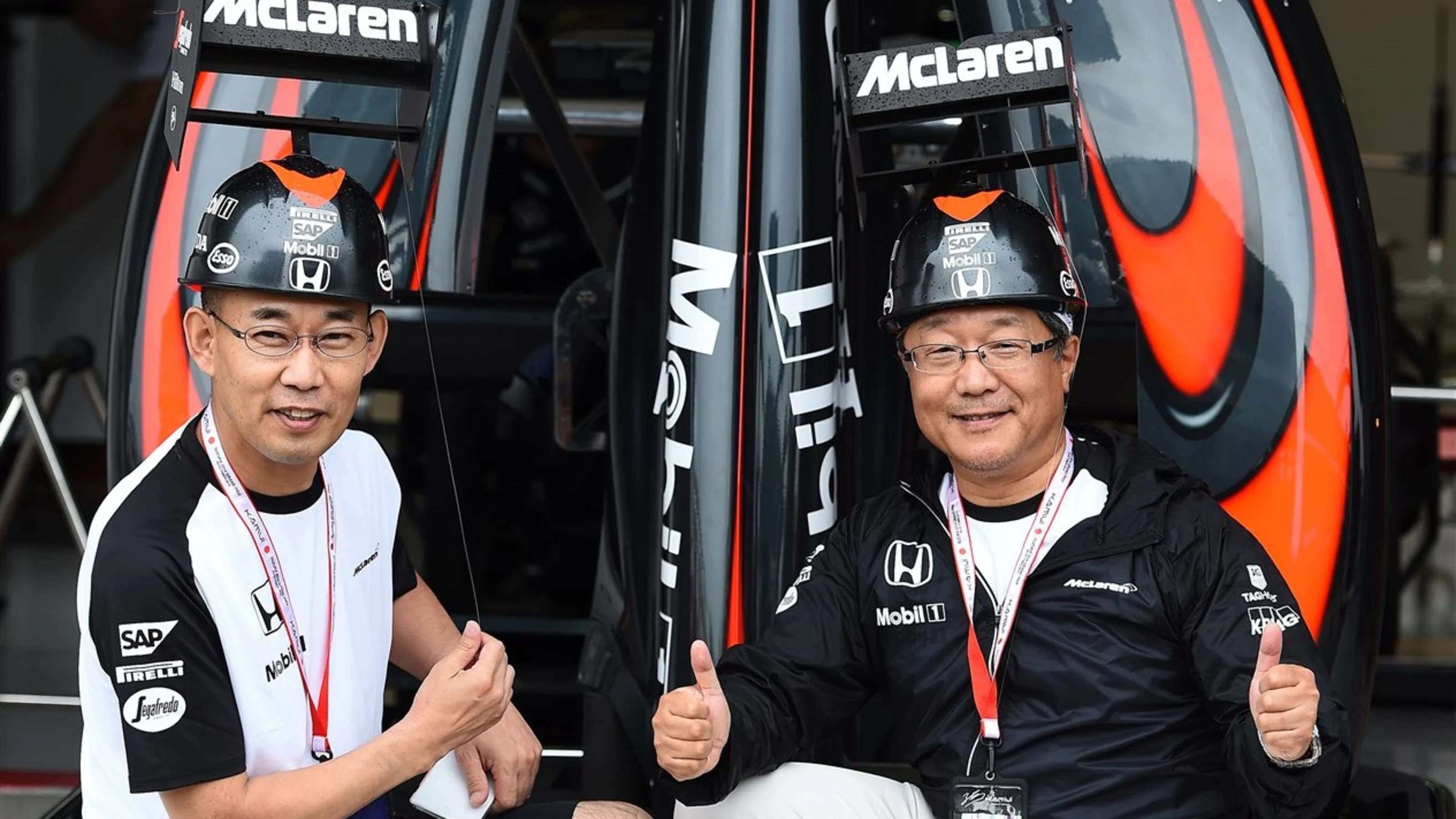 McLaren fans at Formula One World Championship, Rd14, Japanese Grand Prix, Preparations, Suzuka,