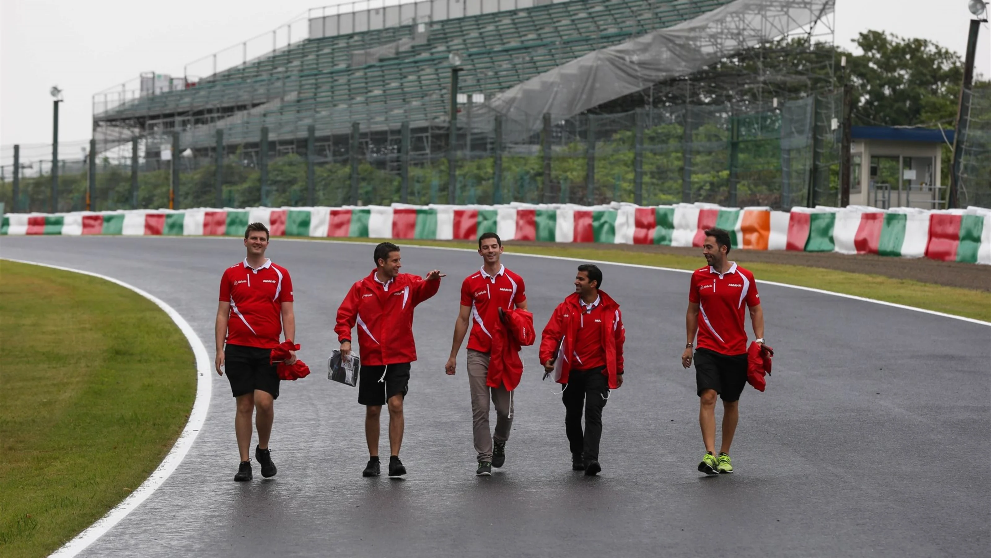Alexander Rossi (USA) Manor GP walks the track at Formula One World Championship, Rd14, Japanese