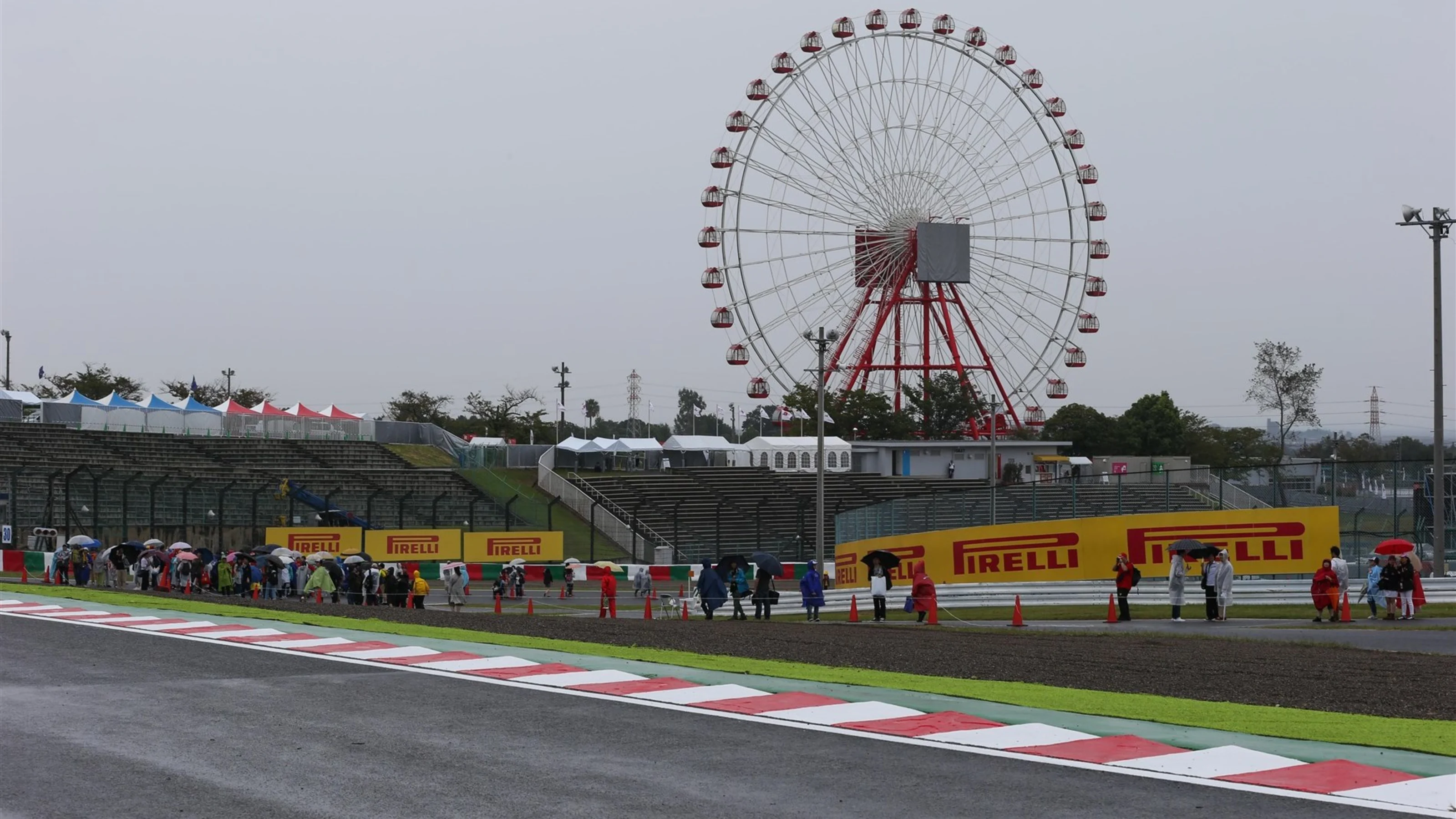 Track view at Formula One World Championship, Rd14, Japanese Grand Prix, Preparations, Suzuka,