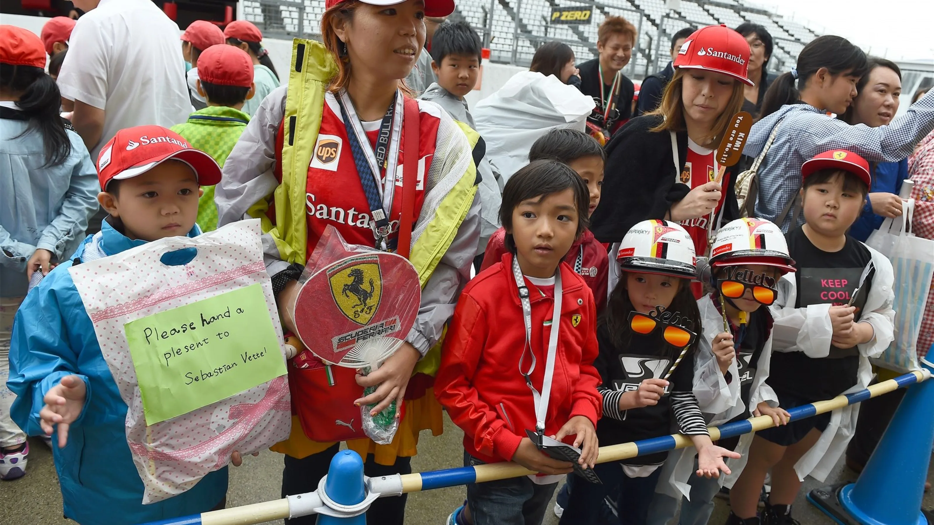 Fans at Formula One World Championship, Rd14, Japanese Grand Prix, Preparations, Suzuka, Japan,