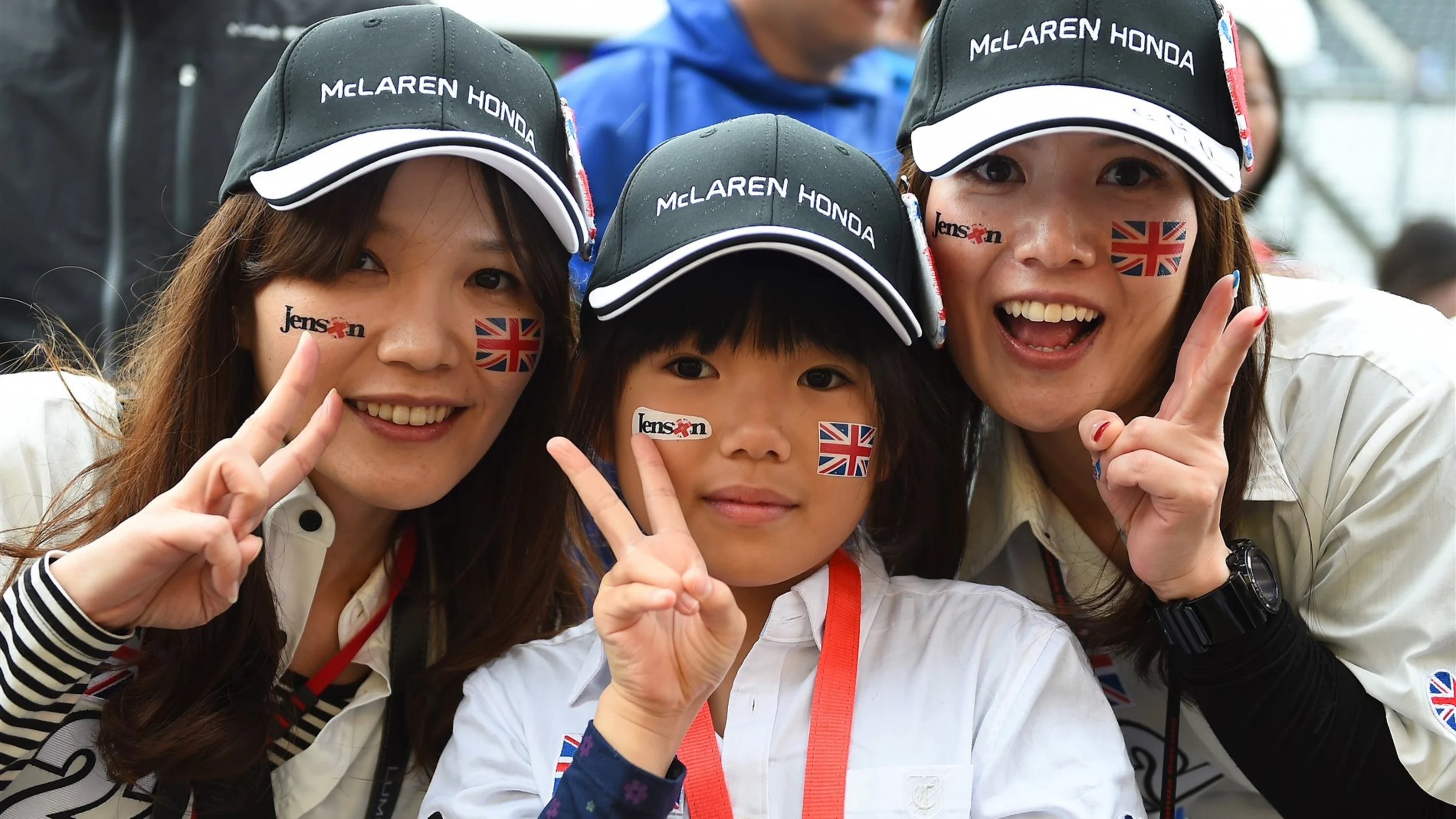 Jenson Button (GBR) McLaren fans at Formula One World Championship, Rd14, Japanese Grand Prix,