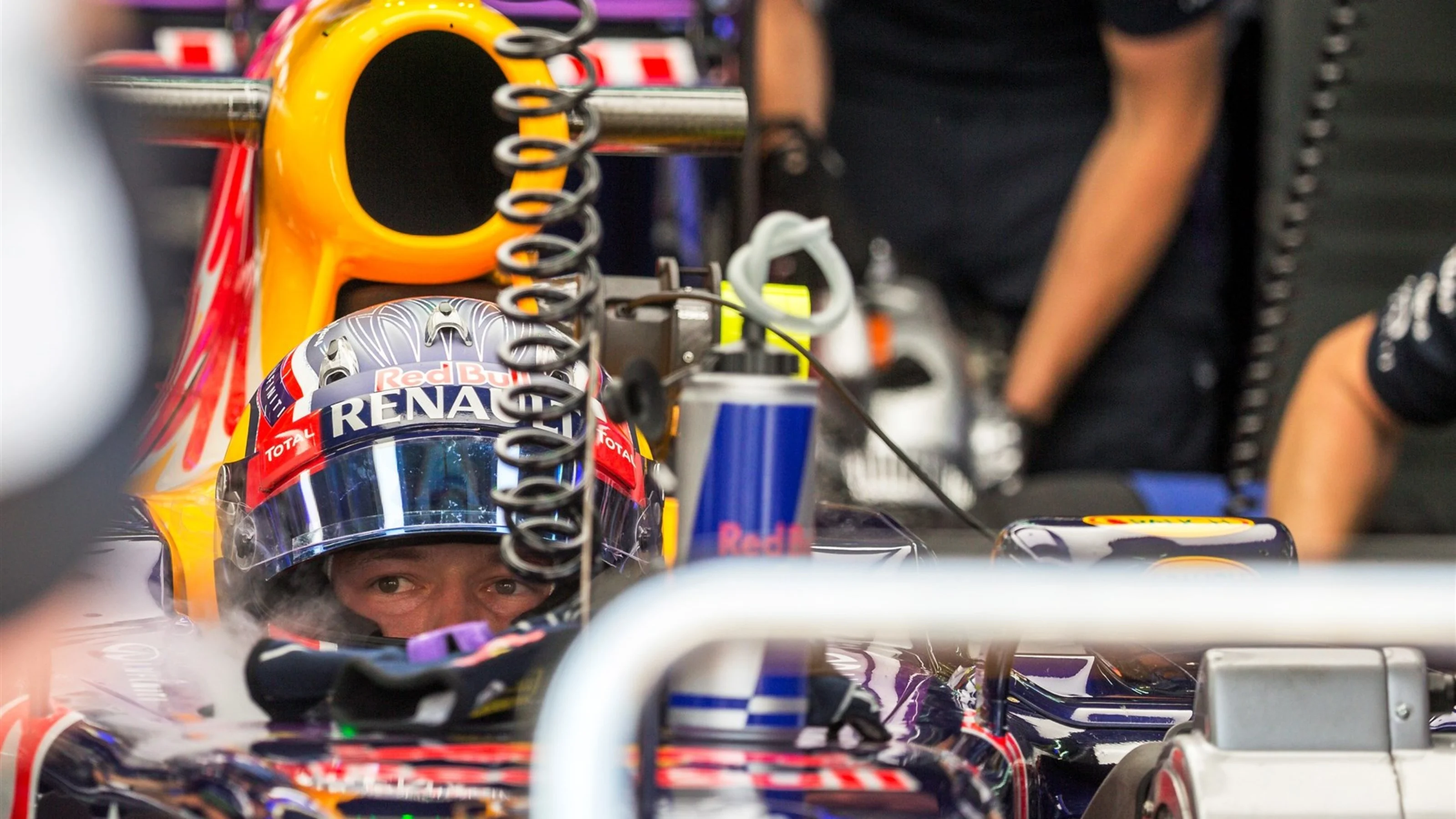 Daniil Kvyat (RUS) Red Bull Racing RB11 at Formula One World Championship, Rd2, Malaysian Grand
