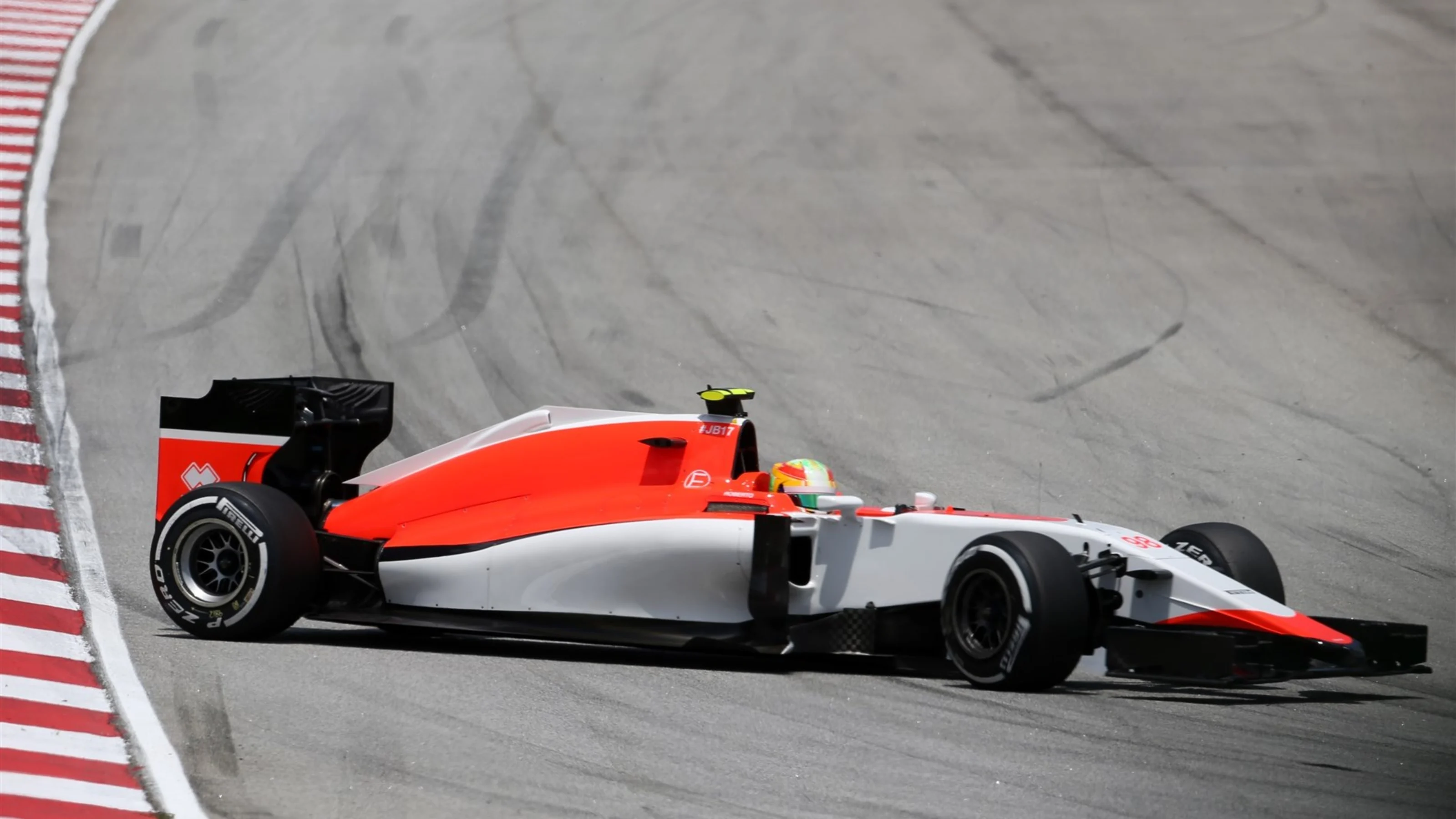 Roberto Merhi (ESP) Manor GP spins in Free Practice Three at Formula One World Championship, Rd2,
