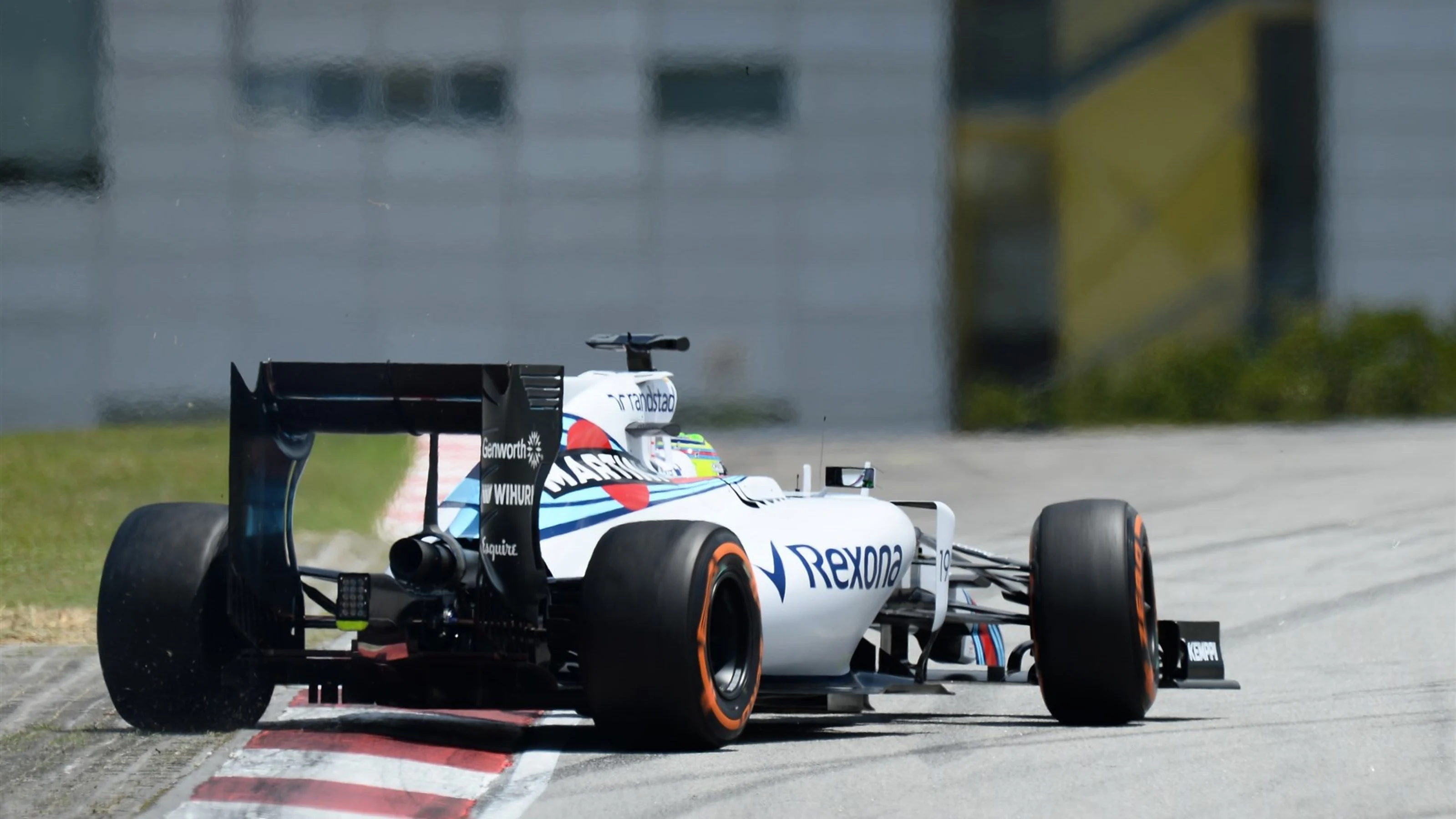 Felipe Massa (BRA) Williams FW37 slides at Formula One World Championship, Rd2, Malaysian Grand