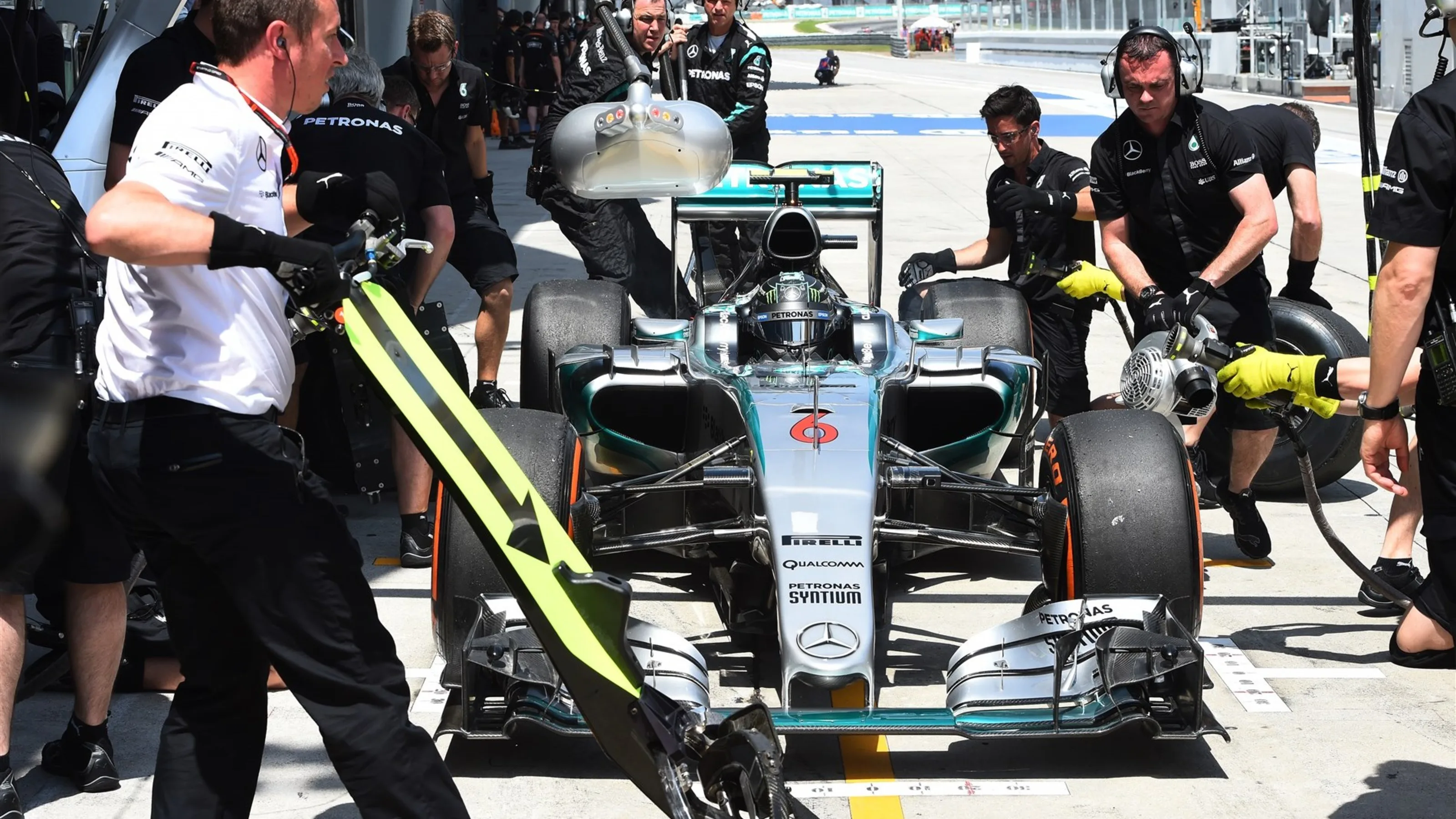 Nico Rosberg (GER) Mercedes AMG F1 W06 at Formula One World Championship, Rd2, Malaysian Grand