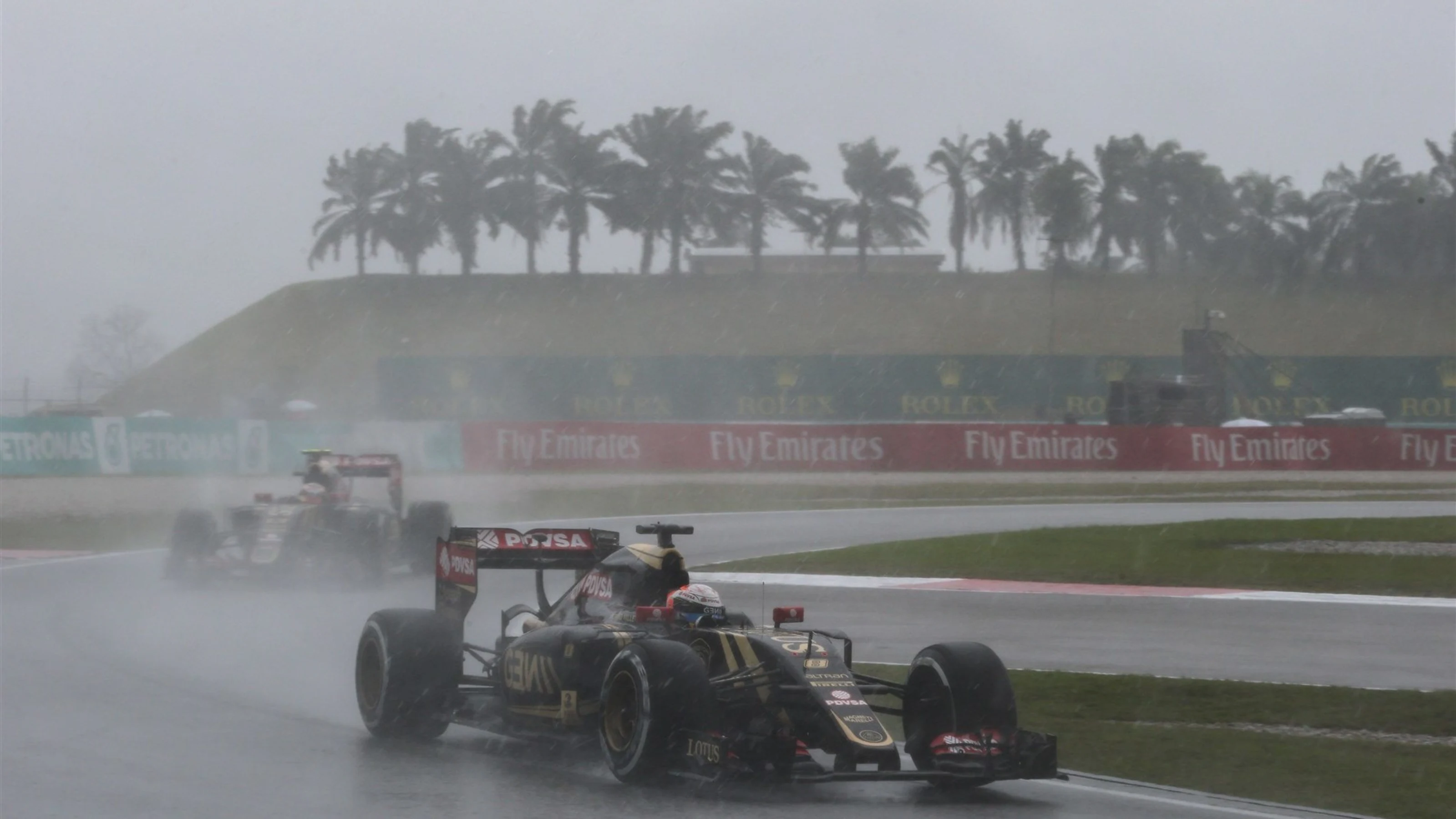 Romain Grosjean (FRA) Lotus E23 Hybrid at Formula One World Championship, Rd2, Malaysian Grand