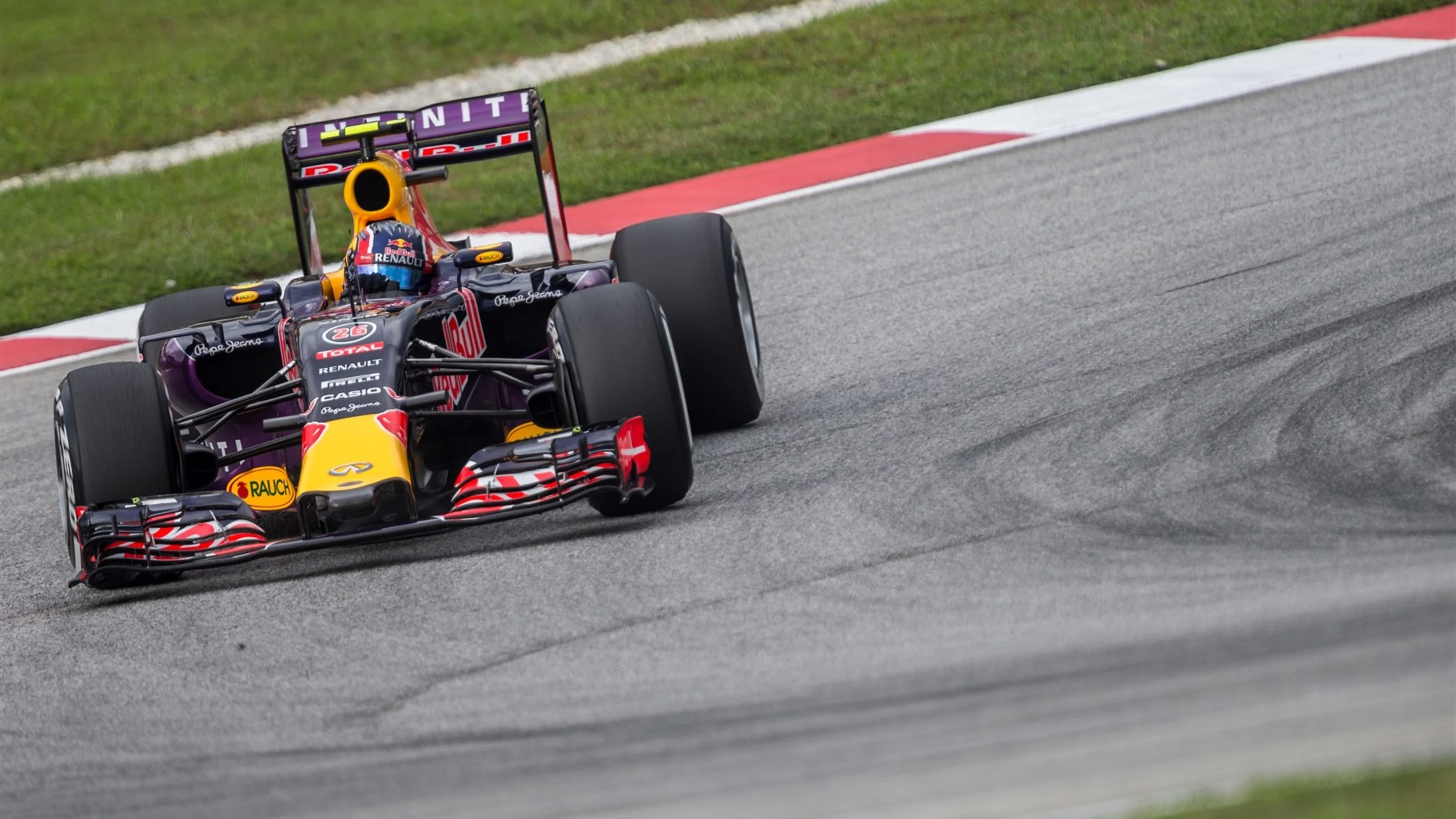 Daniil Kvyat (RUS) Red Bull Racing RB11 at Formula One World Championship, Rd2, Malaysian Grand